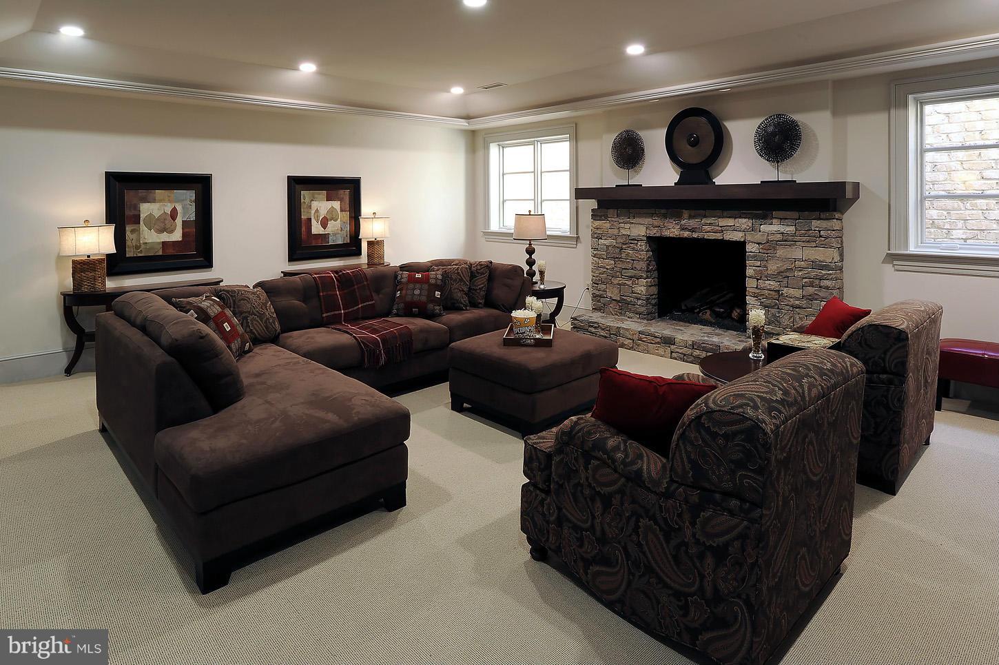 SPRING HILL FARM - Residential