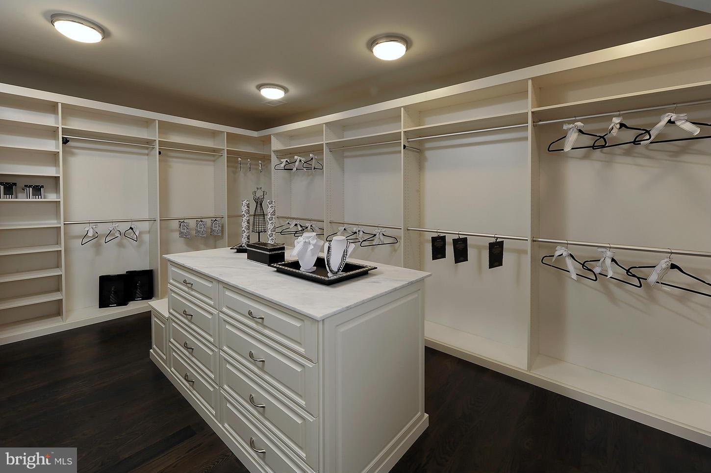 SPRING HILL FARM - Residential