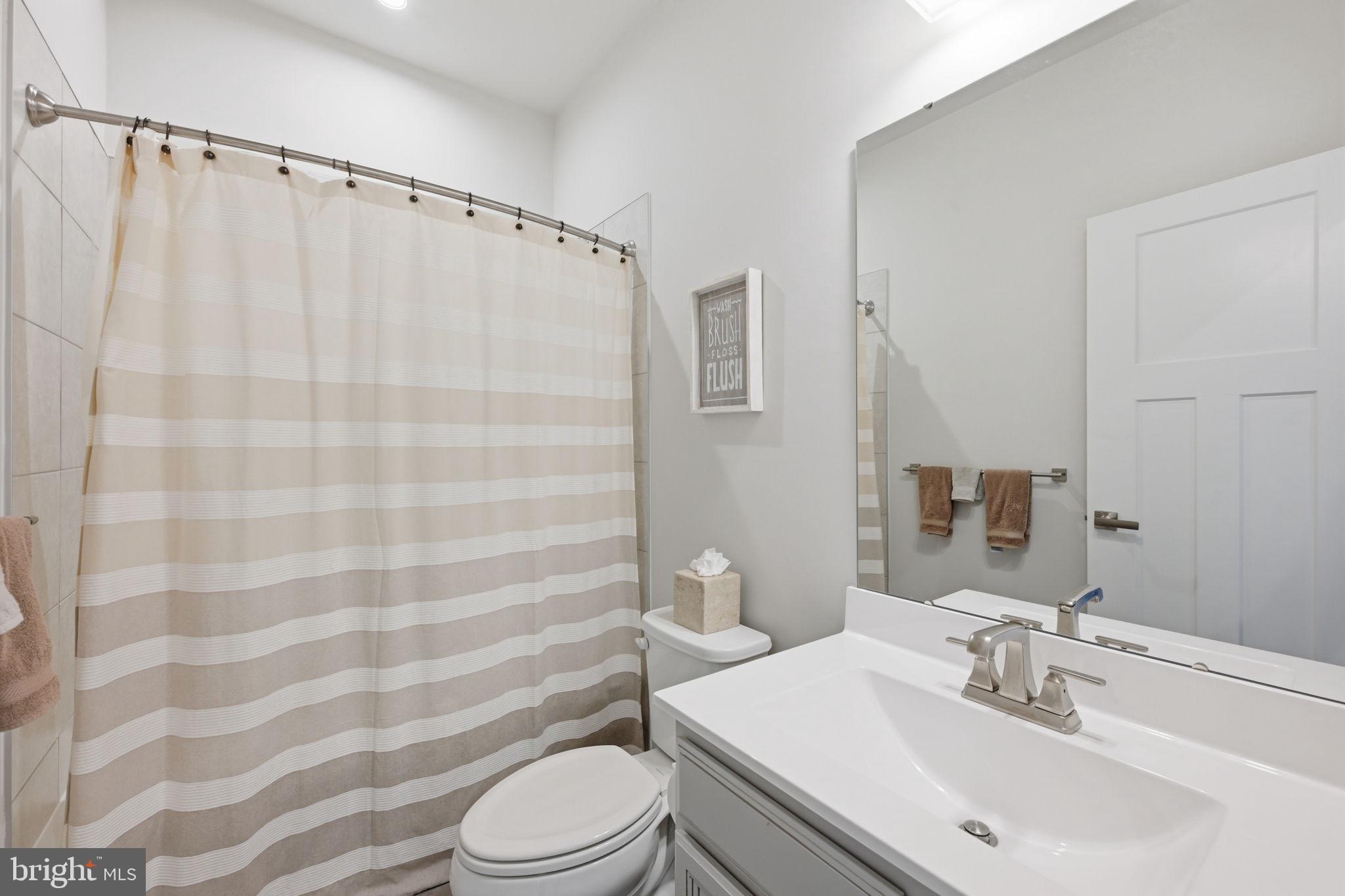 LAKE LINGANORE OAKDALE - Residential