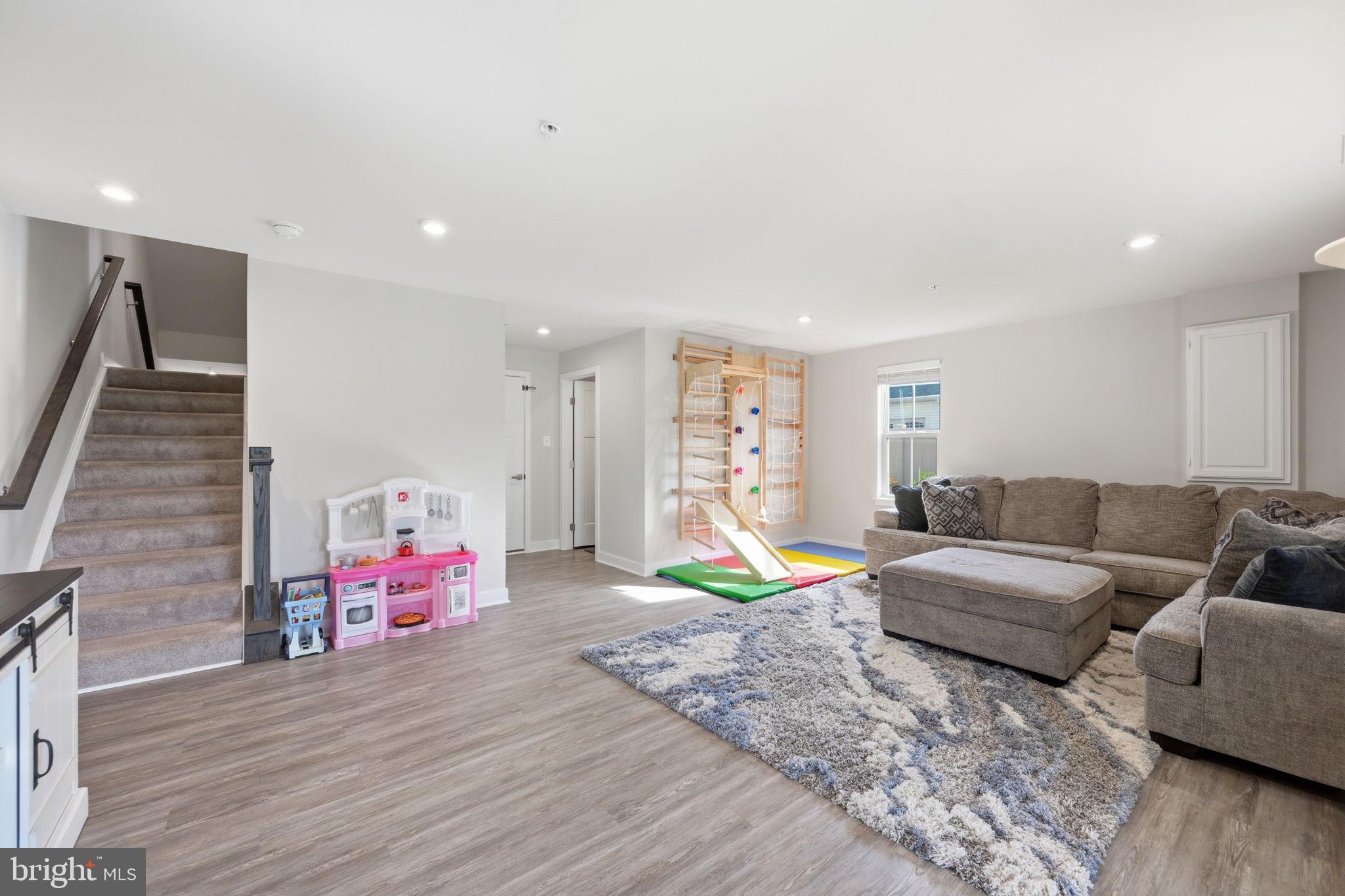 LAKE LINGANORE OAKDALE - Residential