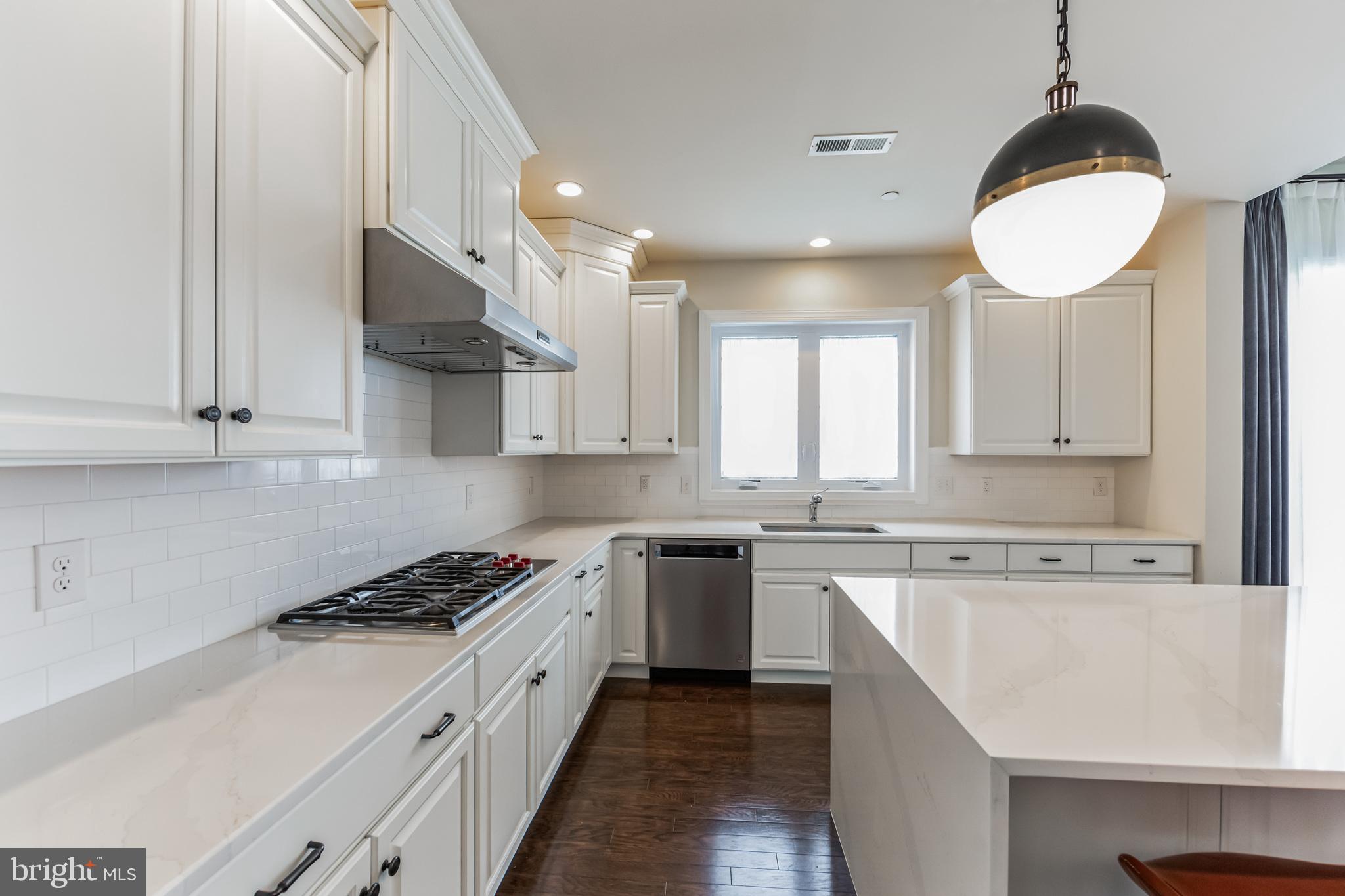 ENCLAVE AT ELLIS PRE - Residential