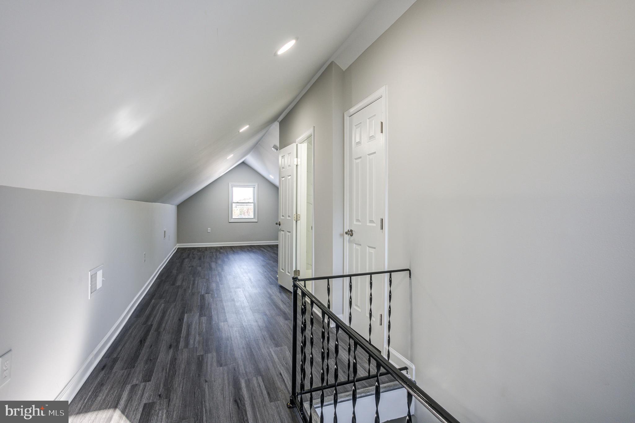 RIVERDALE PARK - Residential Lease