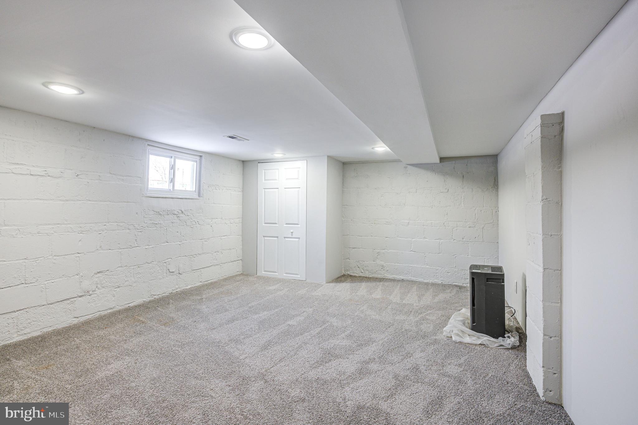 RIVERDALE PARK - Residential Lease