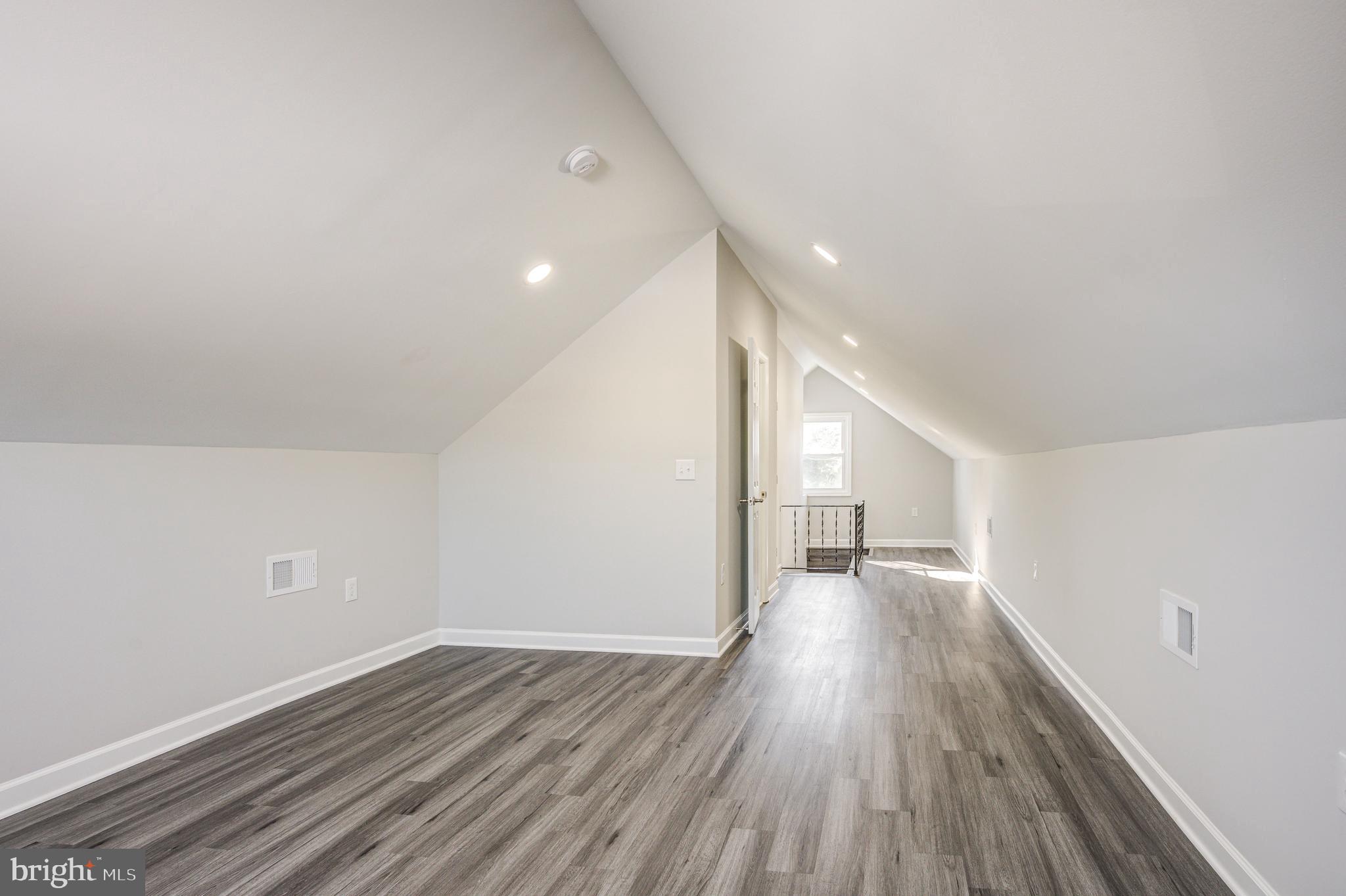 RIVERDALE PARK - Residential Lease