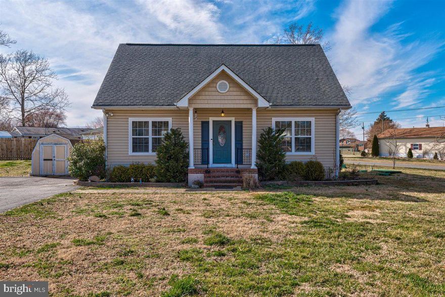 This adorable cape on .44 acres with corner lot has main level master suite and water access!  3 bedrooms, 2.5 bath, living room, dining area and kitchen with island.  Deck and shed.   ** Access to water with a voluntary fee through EBB Tide Subdivision. **