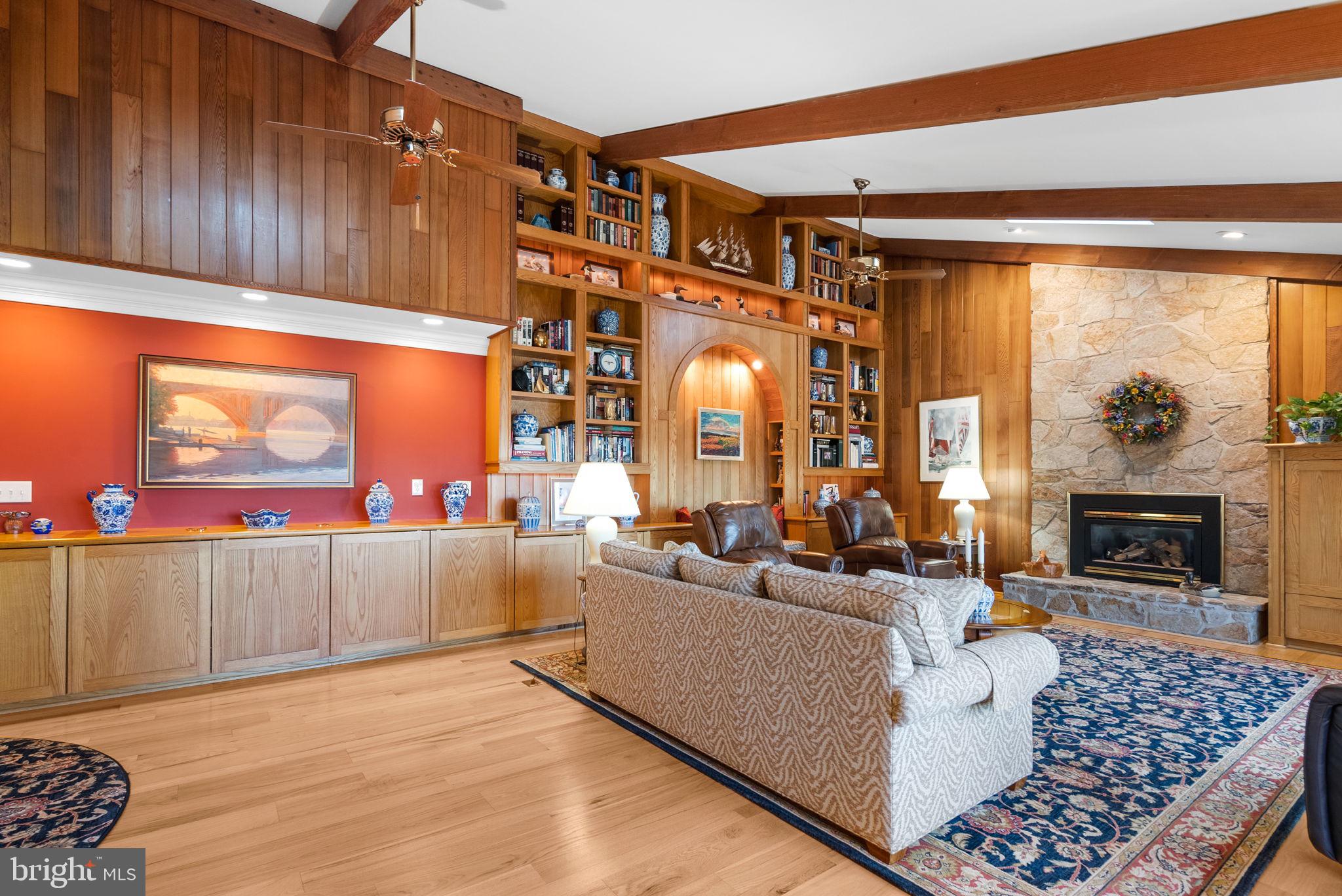 POINT FIELD LANDING - Residential