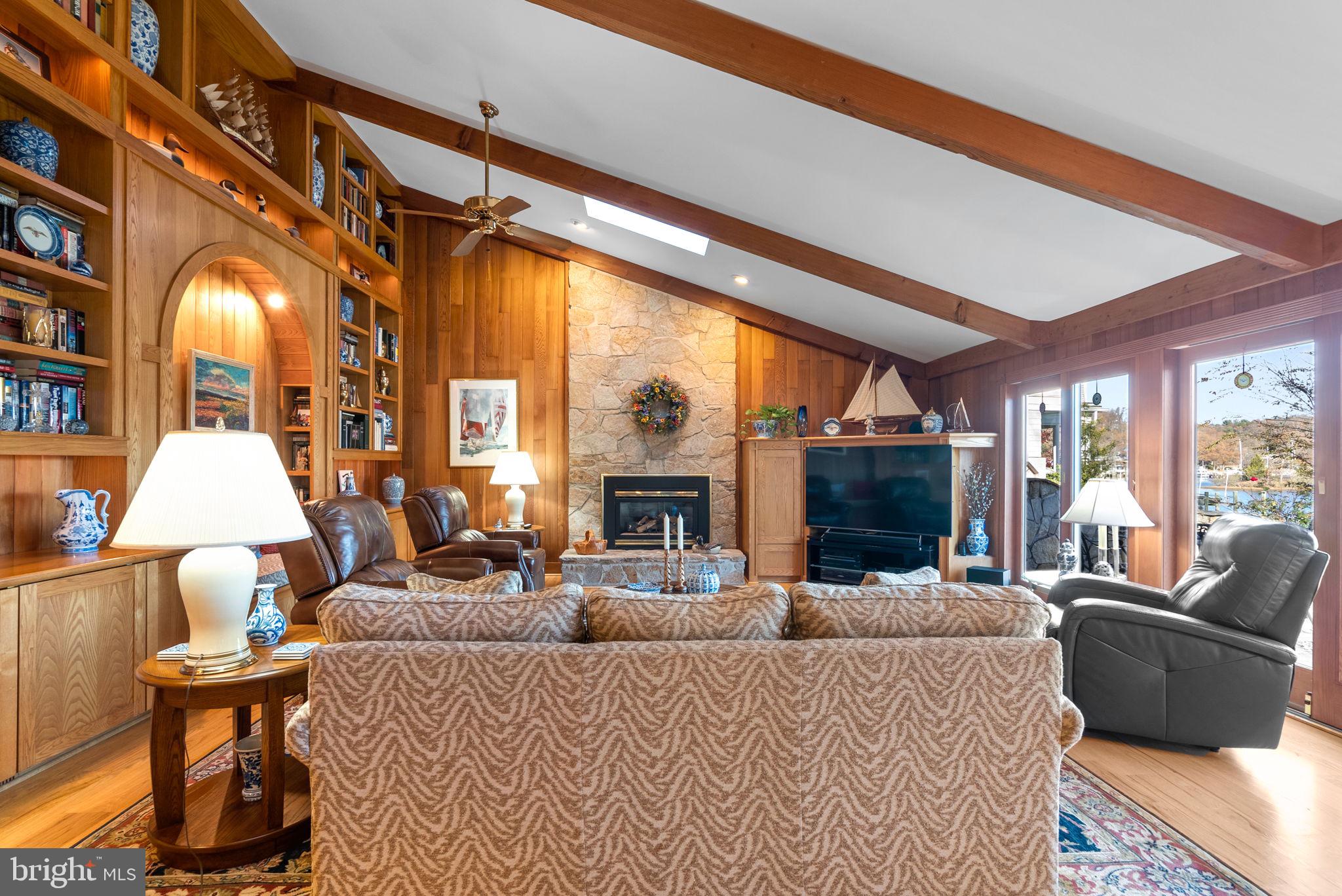 POINT FIELD LANDING - Residential