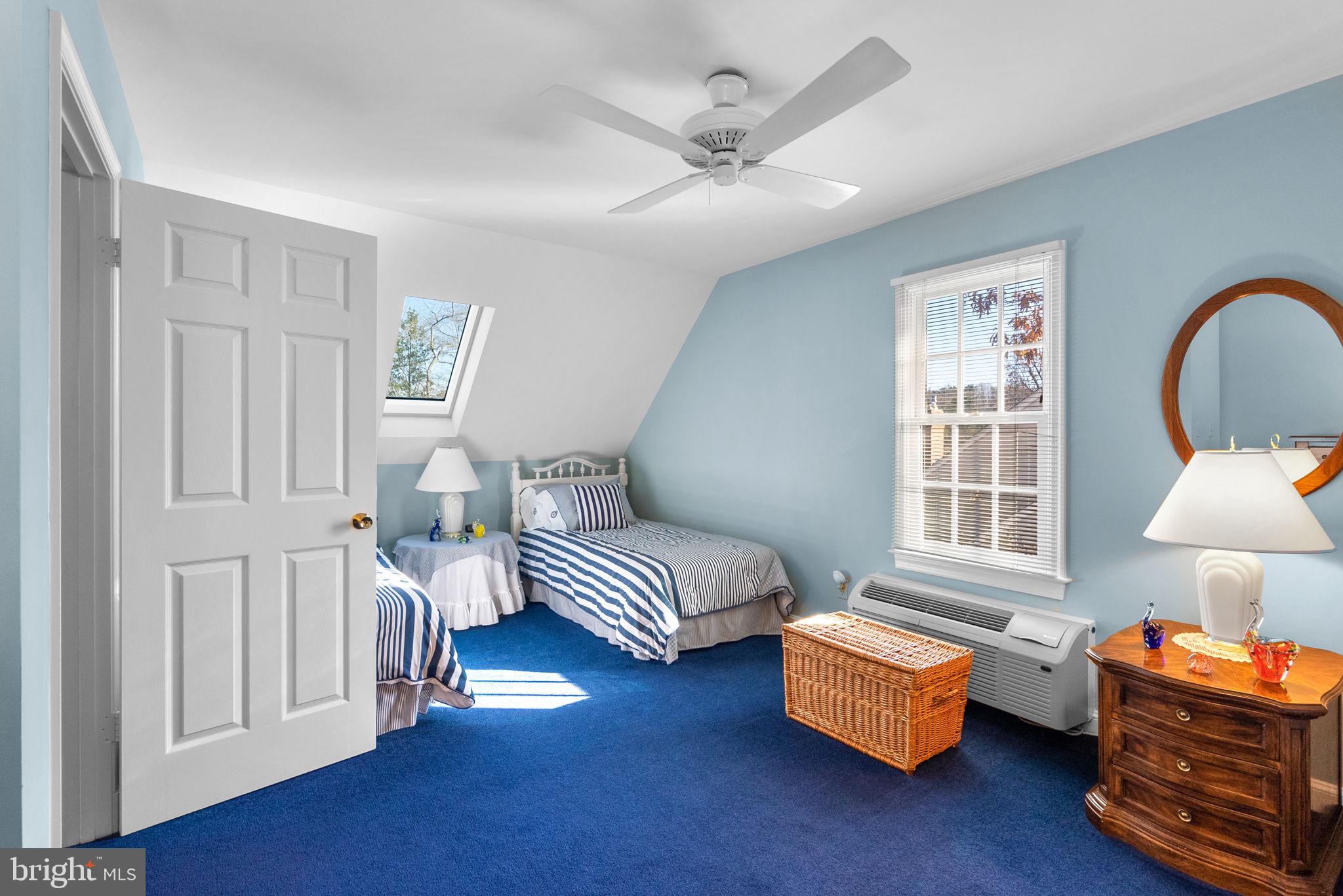 POINT FIELD LANDING - Residential