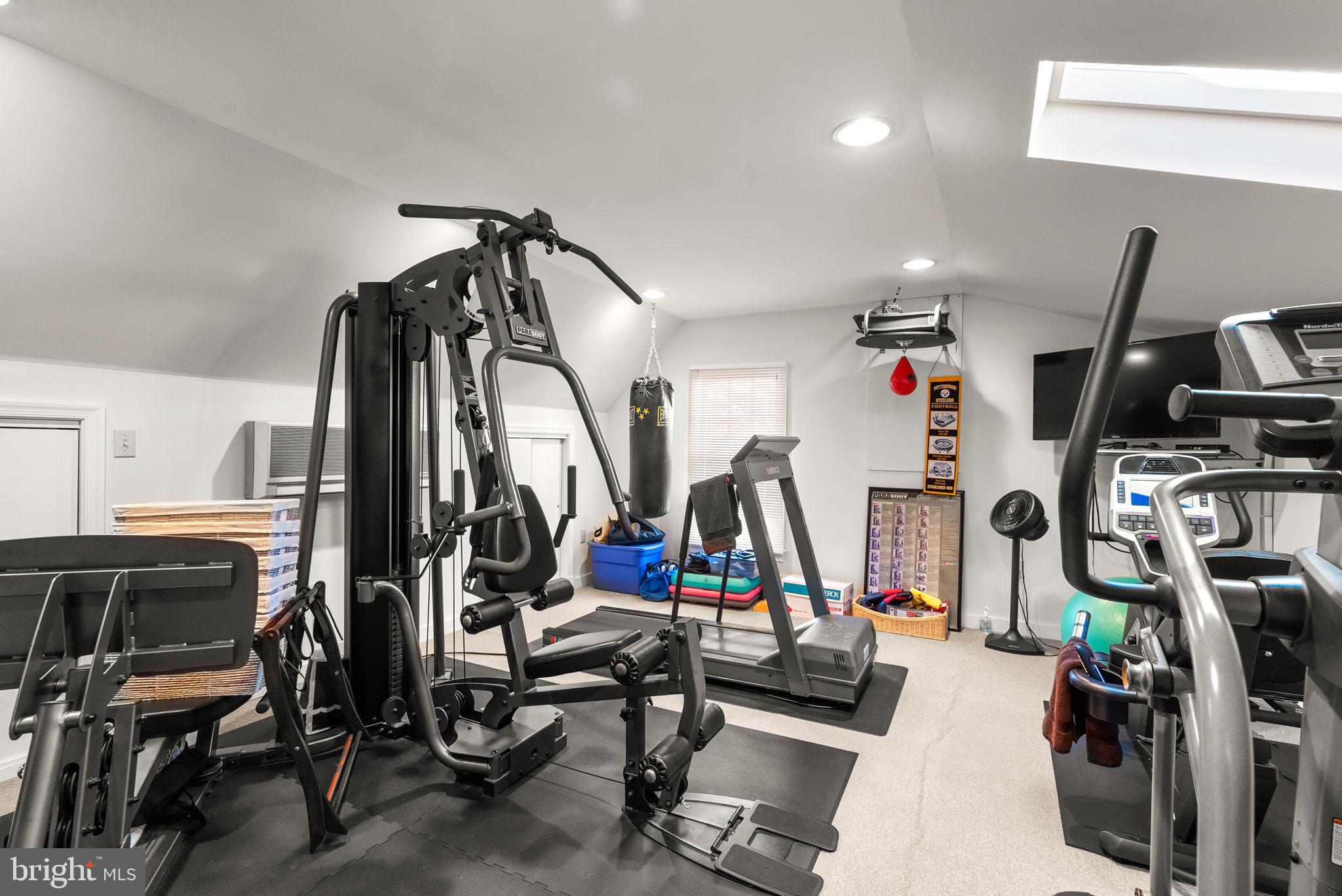 POINT FIELD LANDING - Residential