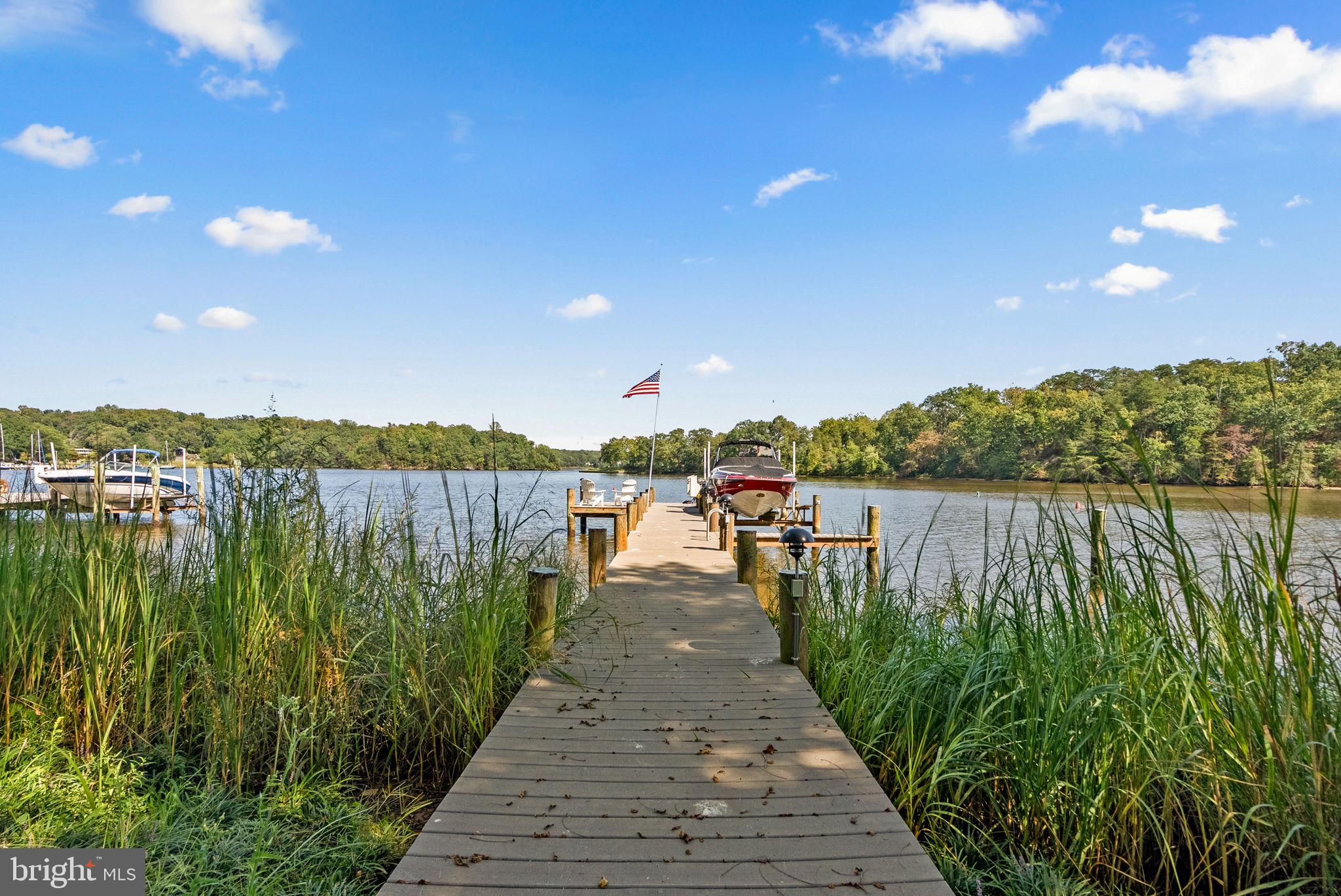 531 POINT FIELD DRIVE