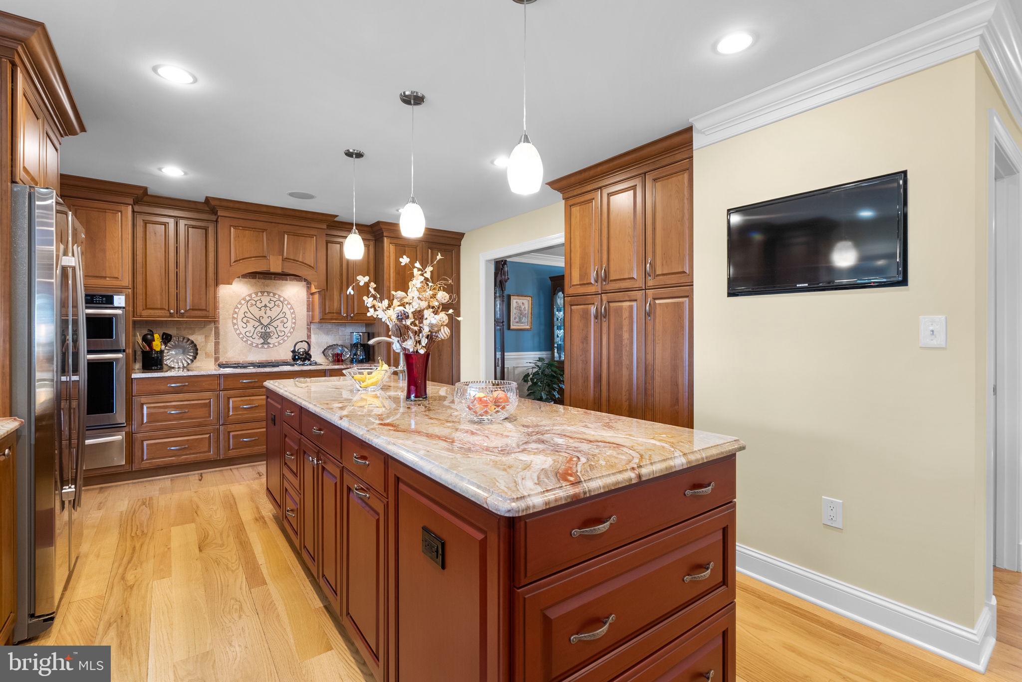 POINT FIELD LANDING - Residential