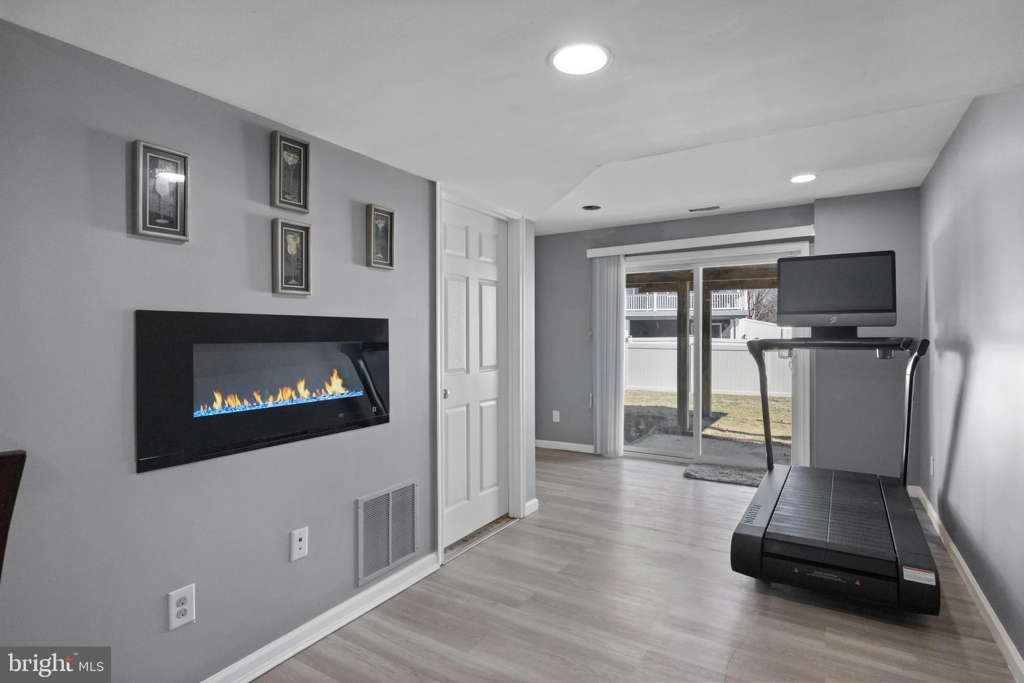 Delanco, New Jersey 08075, United States, 3 Bedrooms Bedrooms, ,3 BathroomsBathrooms,Residential,Active,86744