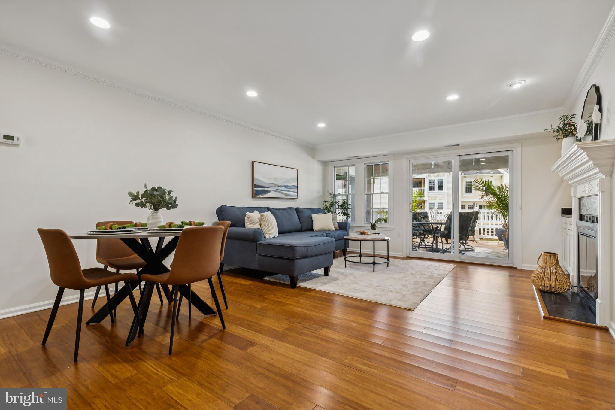 WATERS EDGE - Residential