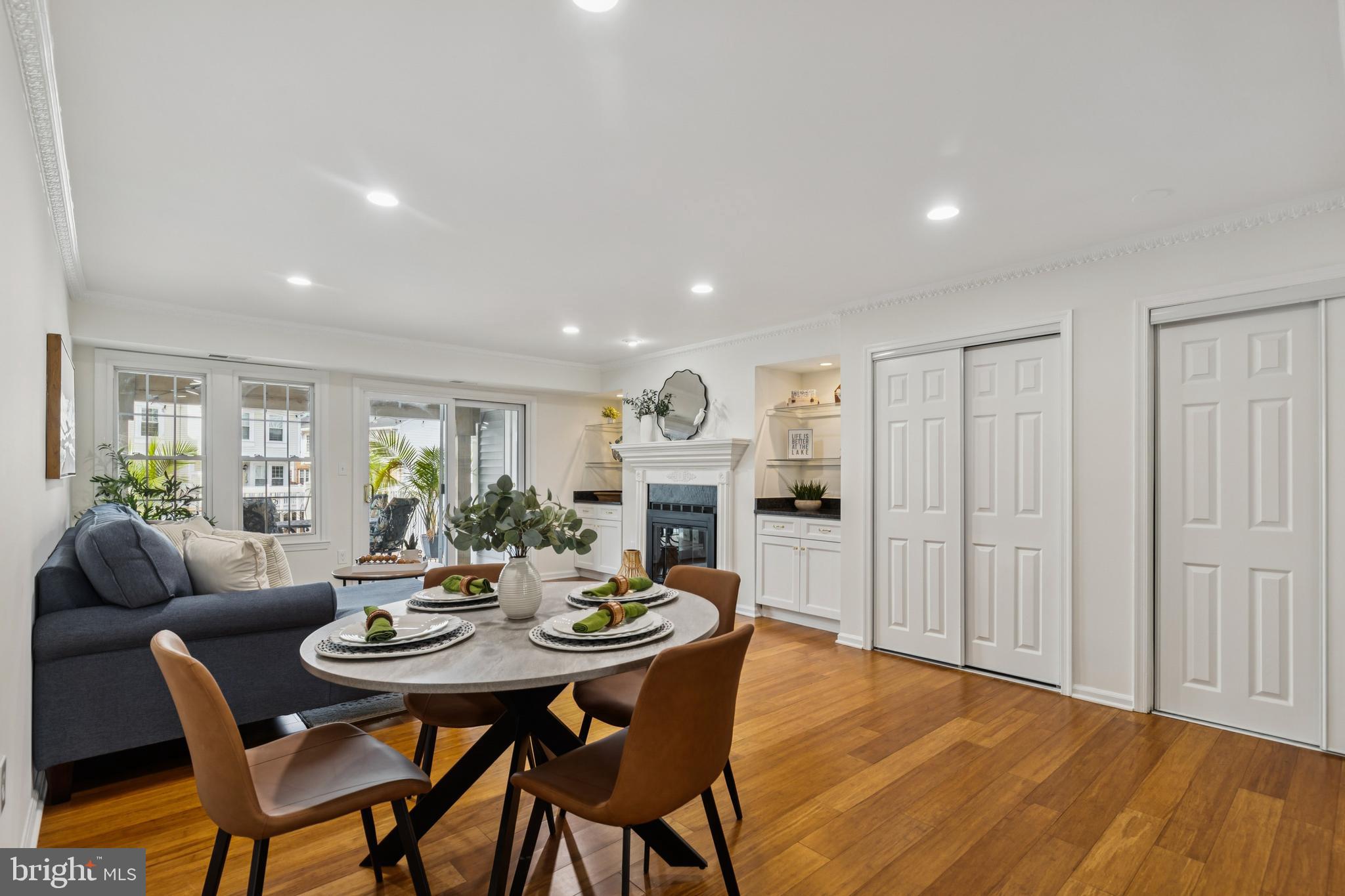 WATERS EDGE - Residential