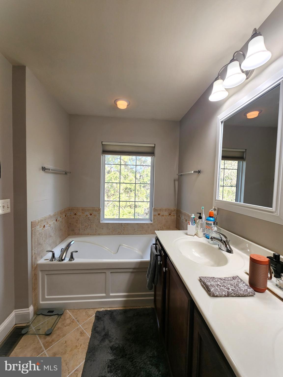 REDLAND ESTATES - Residential Lease