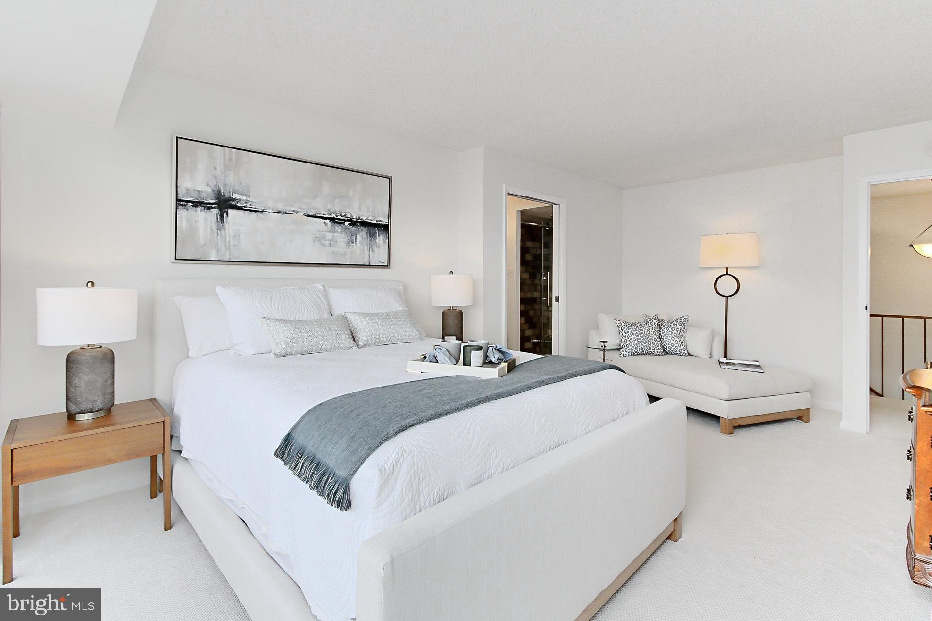 CARLYLE HOUSE - Residential