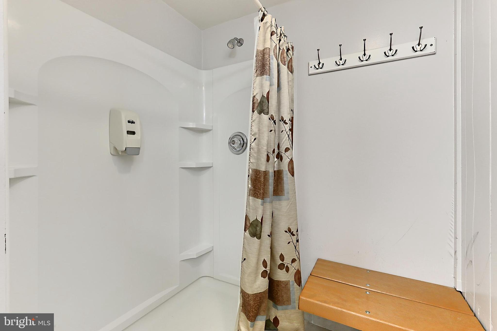 CARLYLE HOUSE - Residential