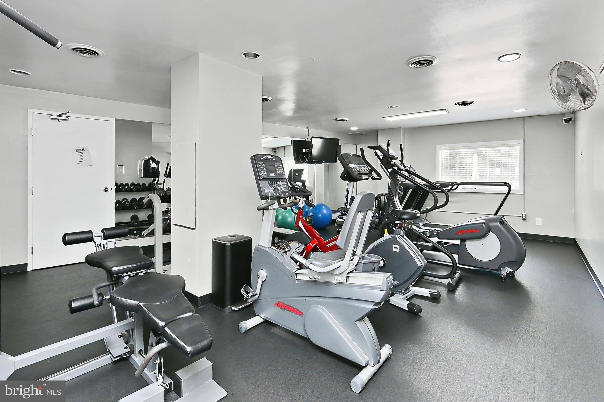 CARLYLE HOUSE - Residential