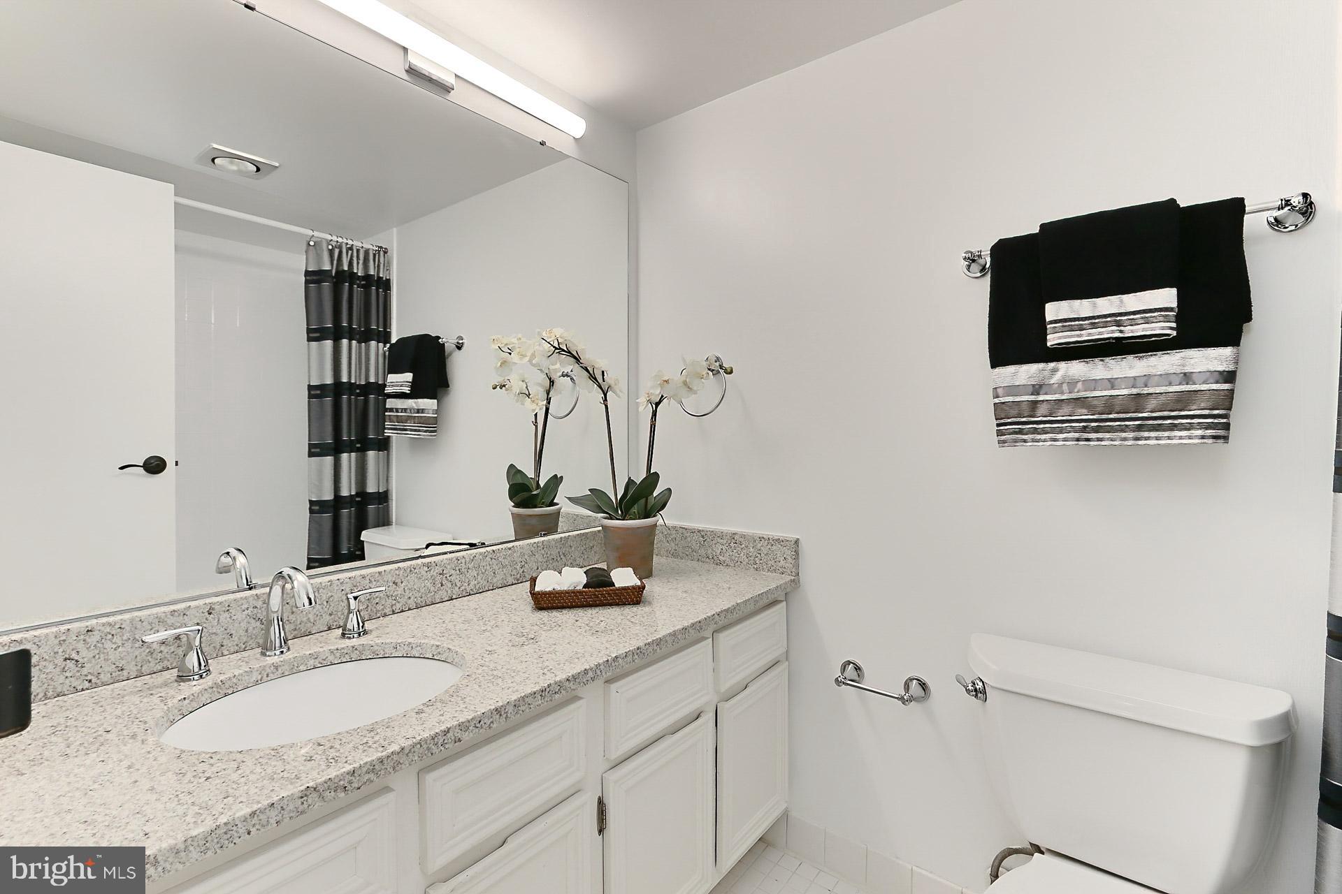 CARLYLE HOUSE - Residential