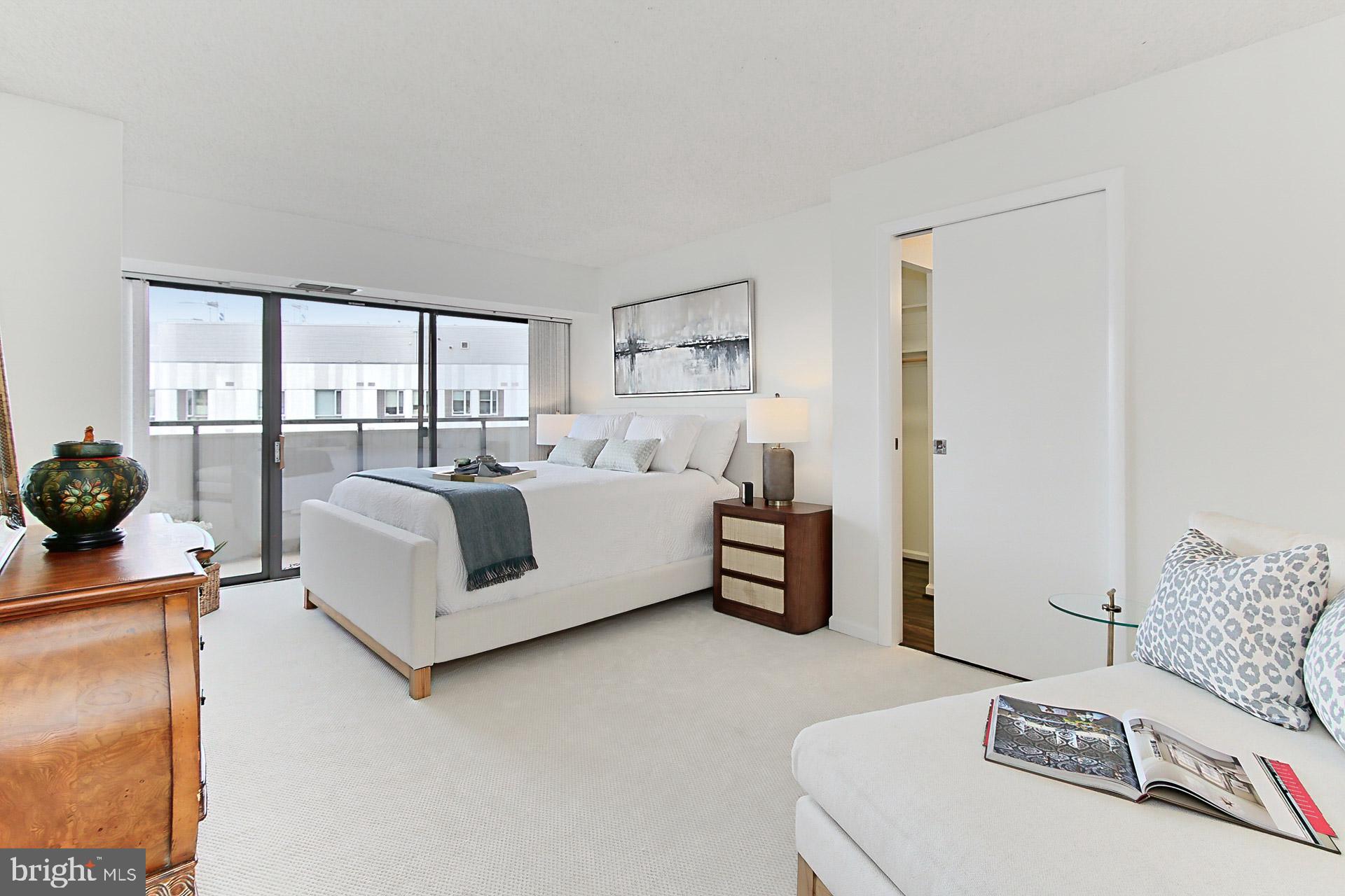 CARLYLE HOUSE - Residential