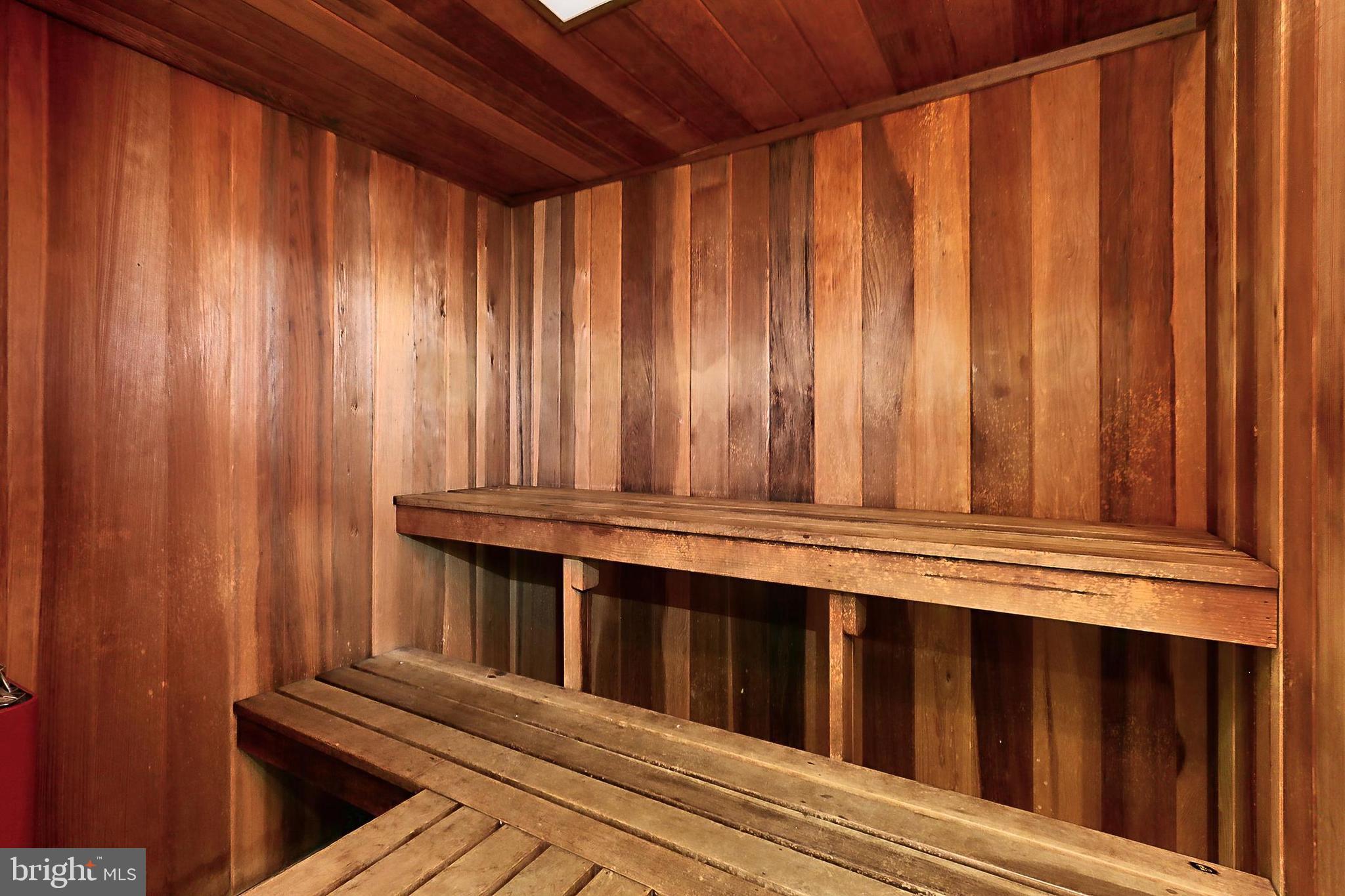 CARLYLE HOUSE - Residential