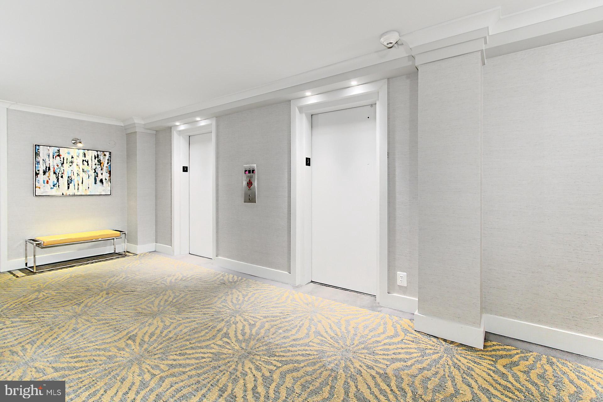 CARLYLE HOUSE - Residential