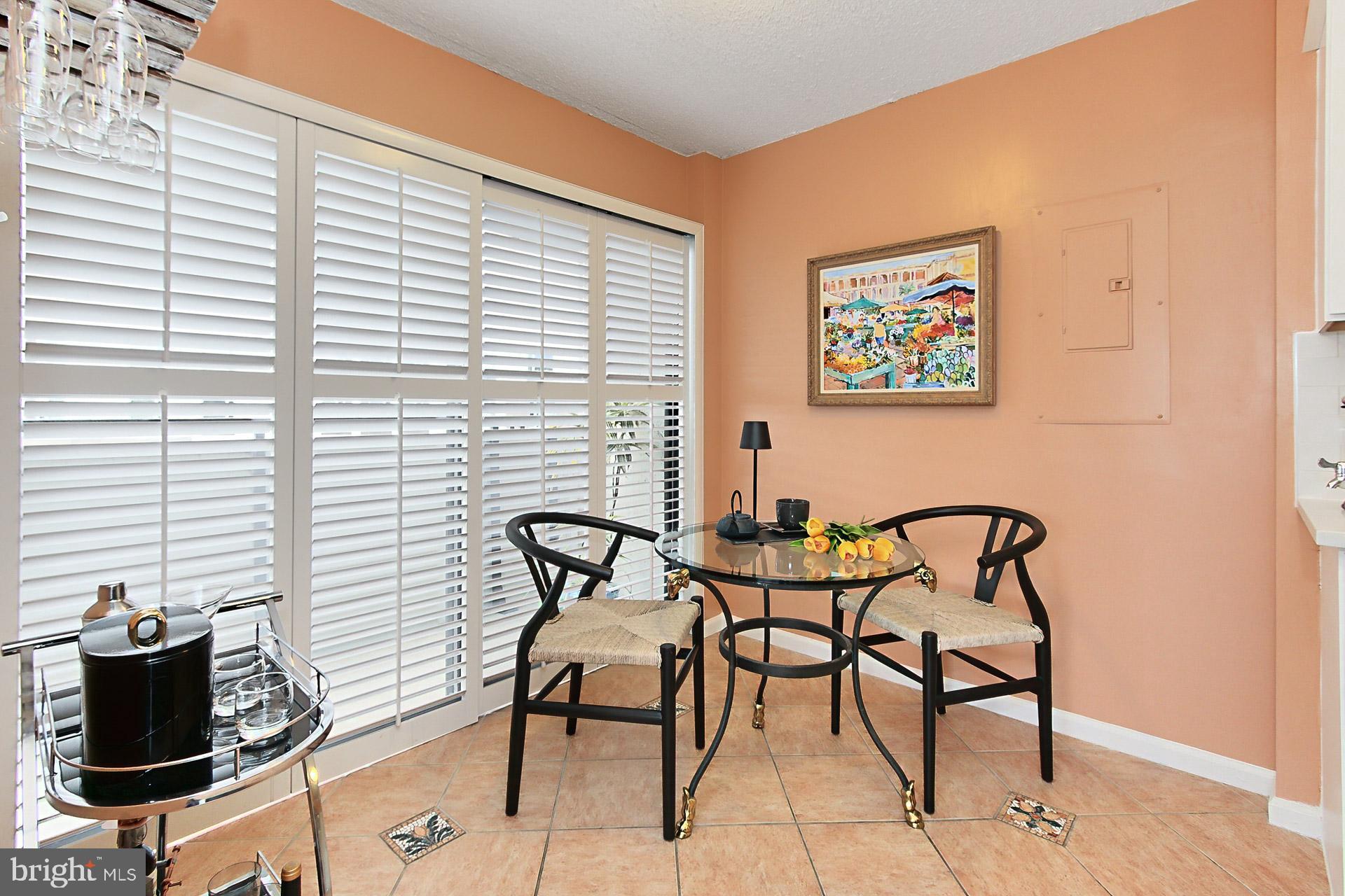 CARLYLE HOUSE - Residential