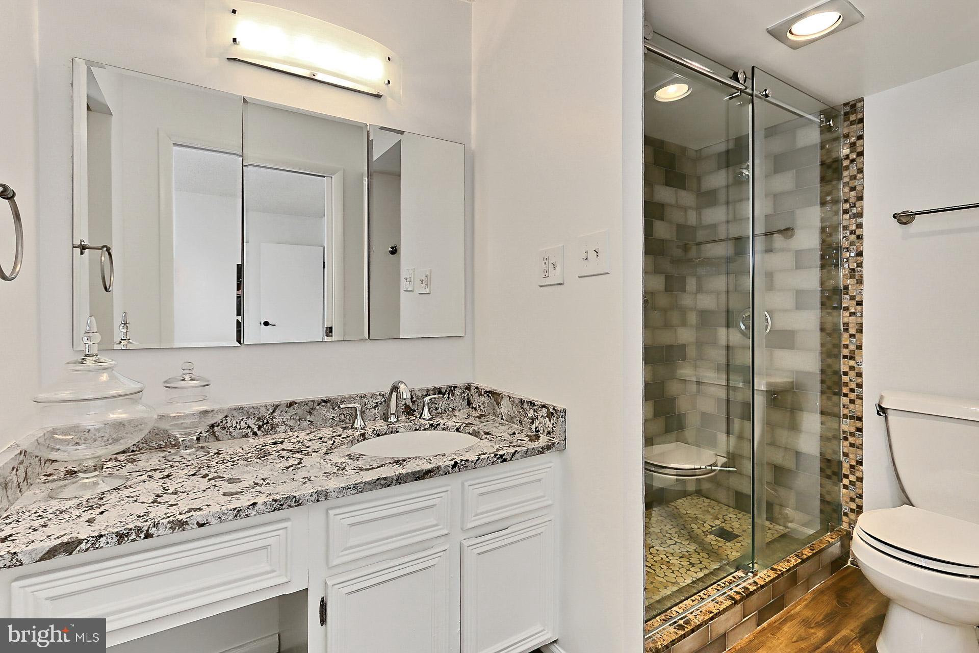 CARLYLE HOUSE - Residential