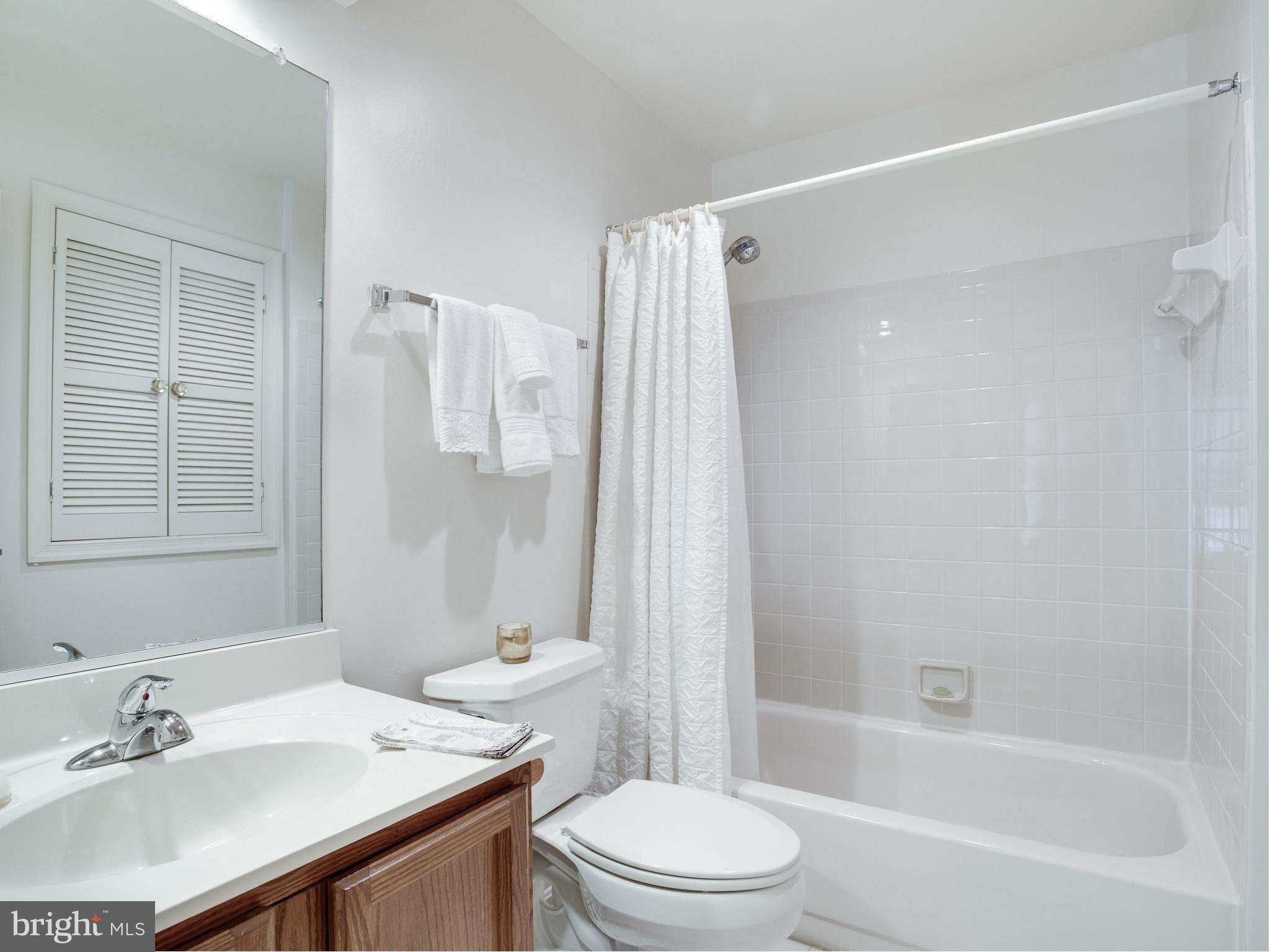 HUNT MEADOW - Residential