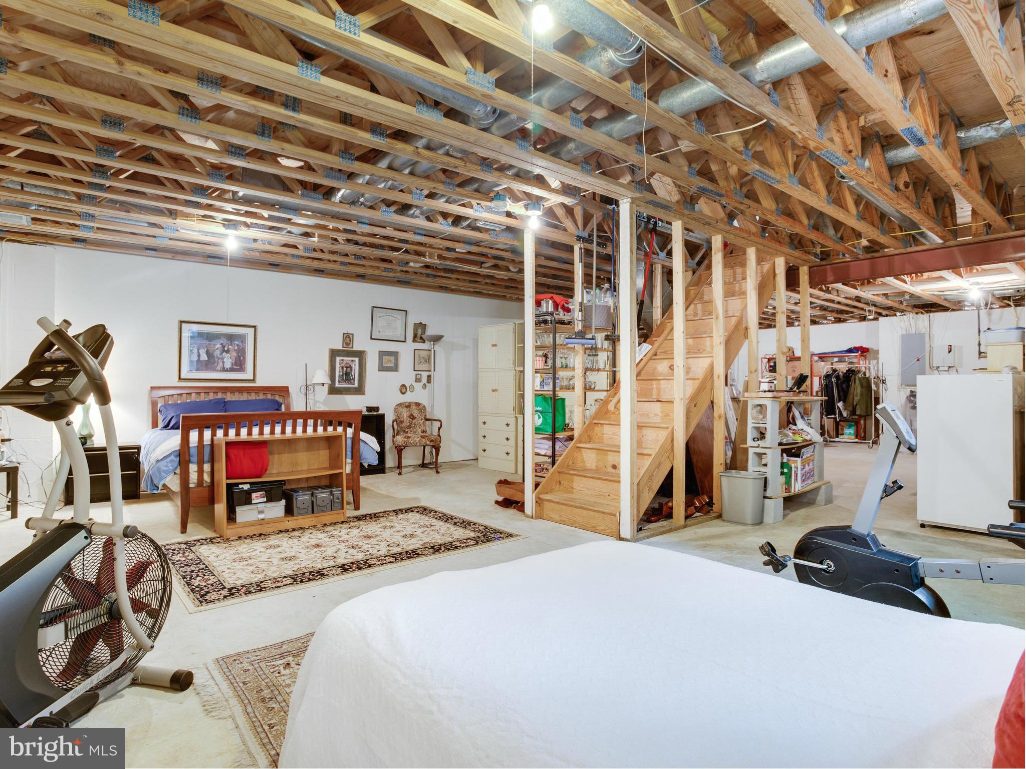 HUNT MEADOW - Residential