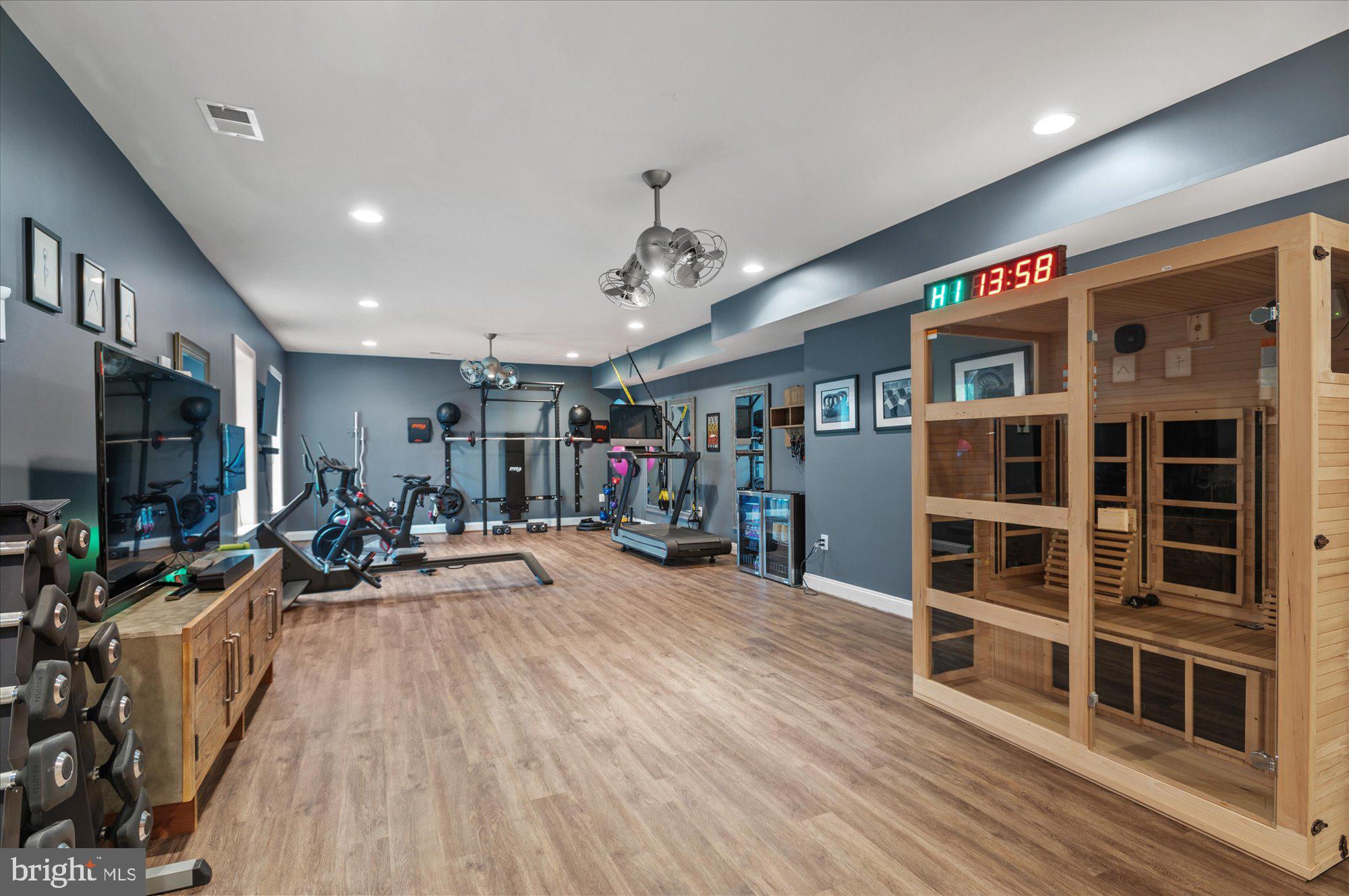 SHAKER KNOLLS - Residential