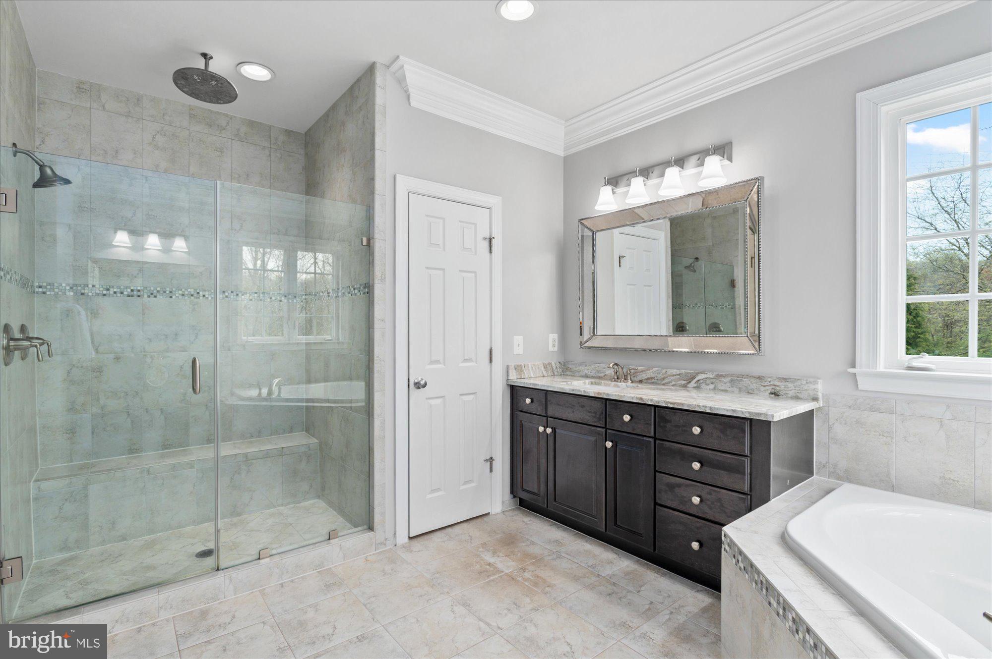 SHAKER KNOLLS - Residential