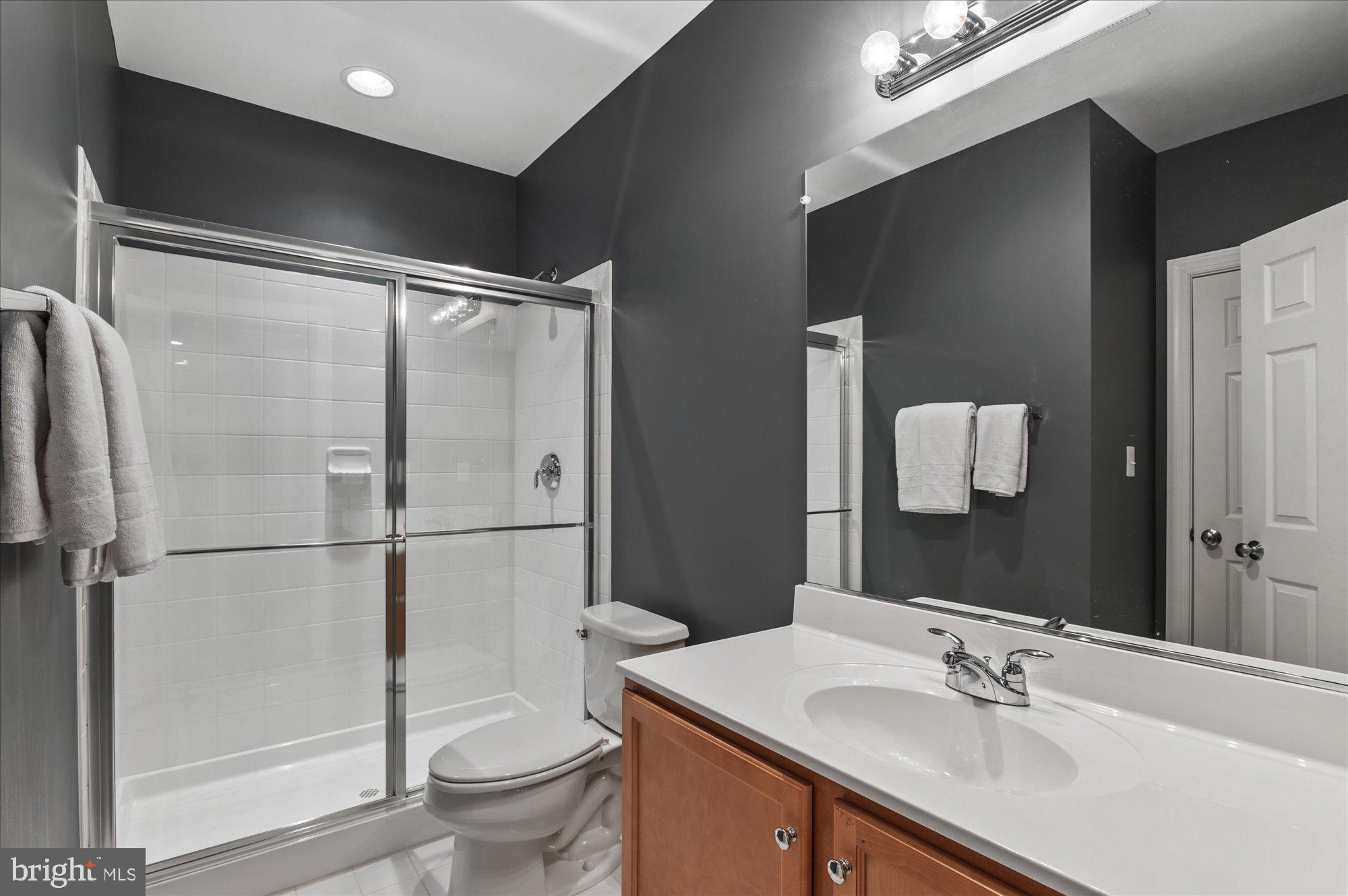 SHAKER KNOLLS - Residential