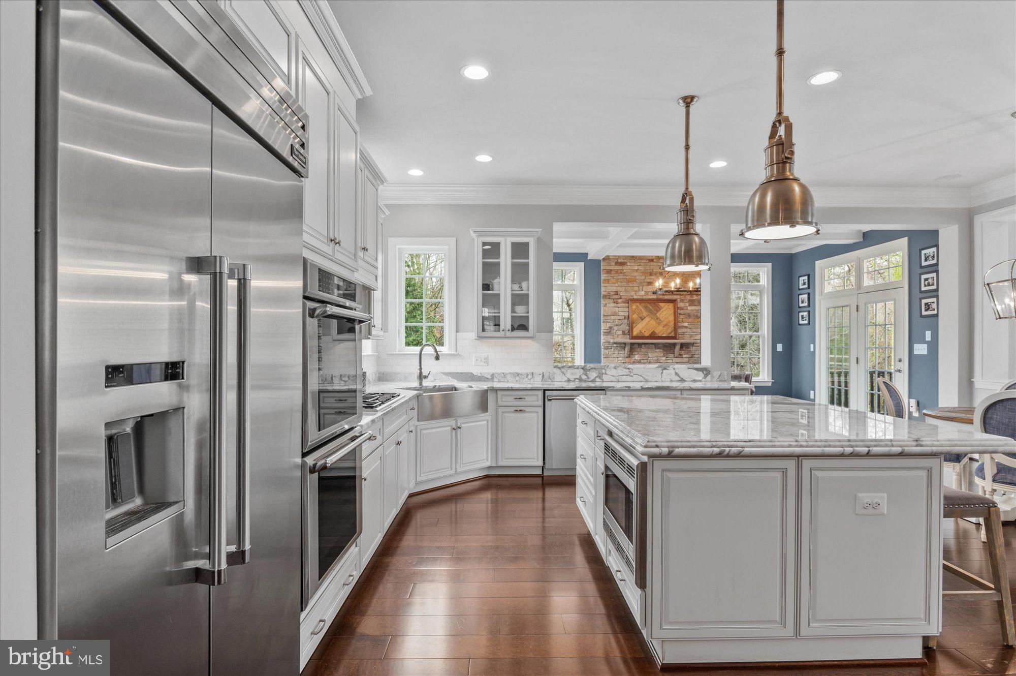 SHAKER KNOLLS - Residential