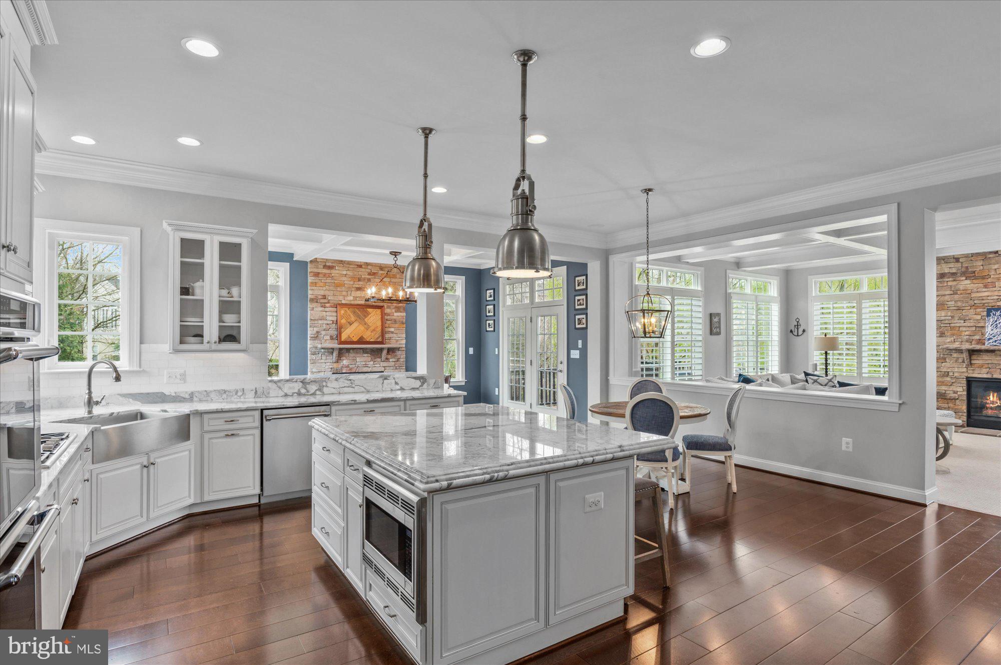 SHAKER KNOLLS - Residential