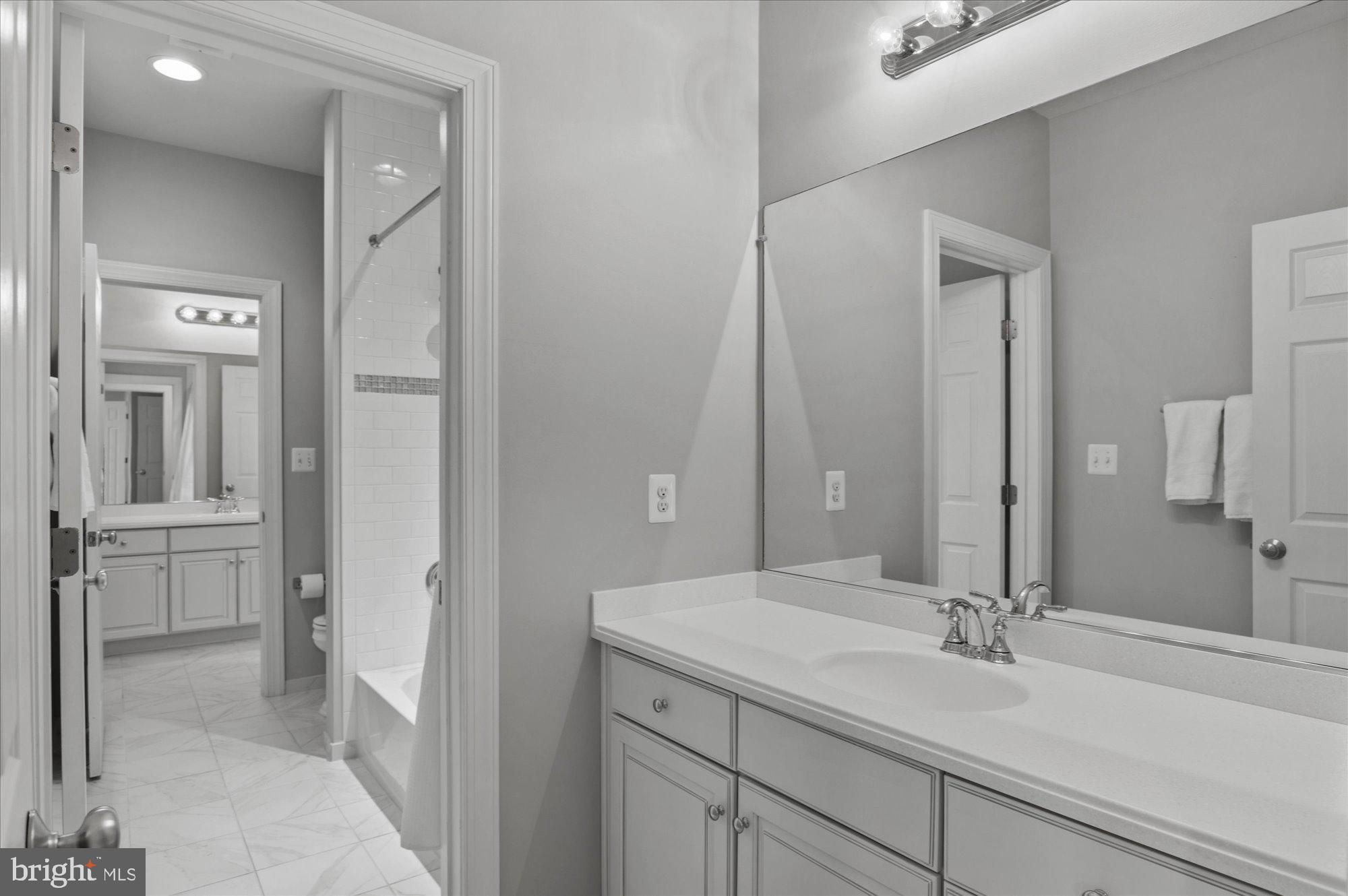 SHAKER KNOLLS - Residential