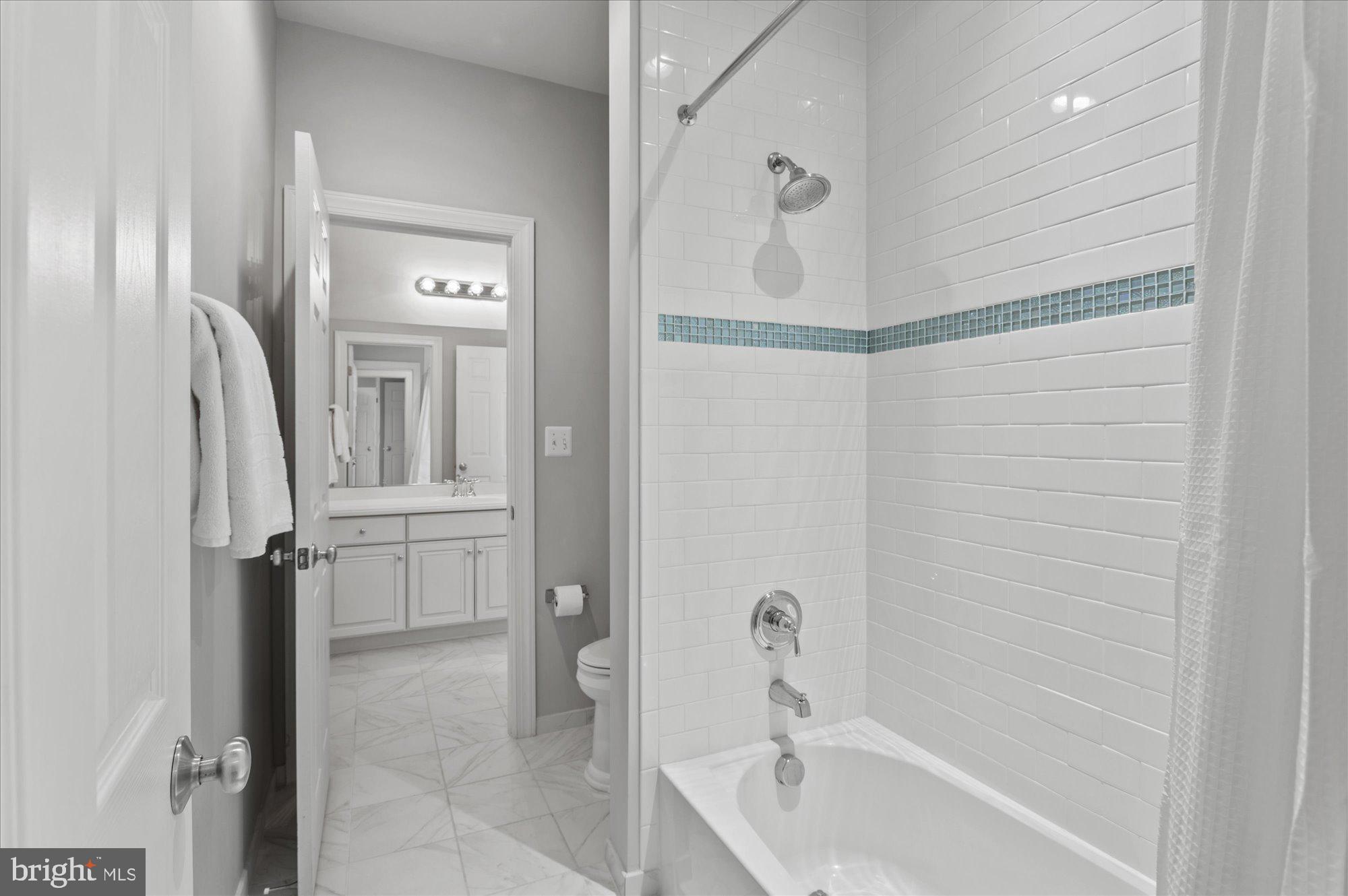 SHAKER KNOLLS - Residential