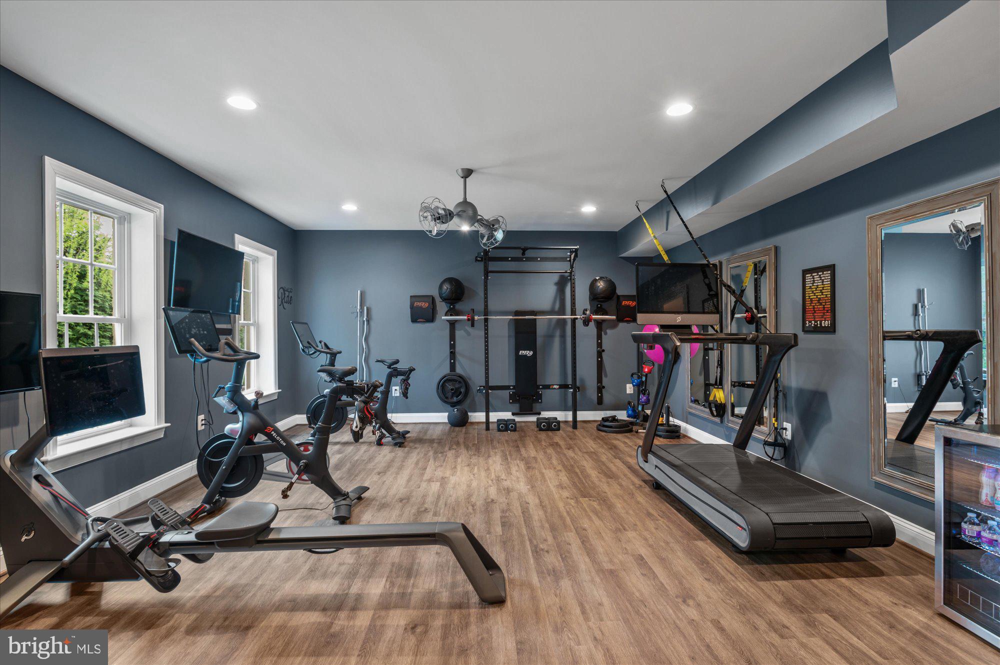 SHAKER KNOLLS - Residential