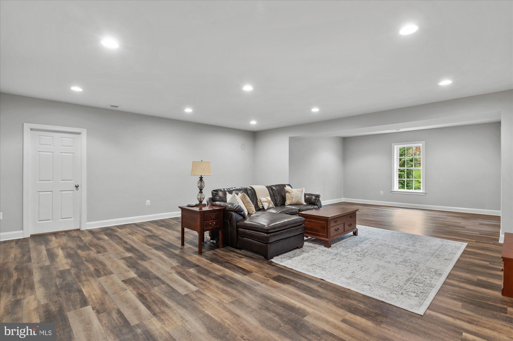 SHAKER KNOLLS - Residential