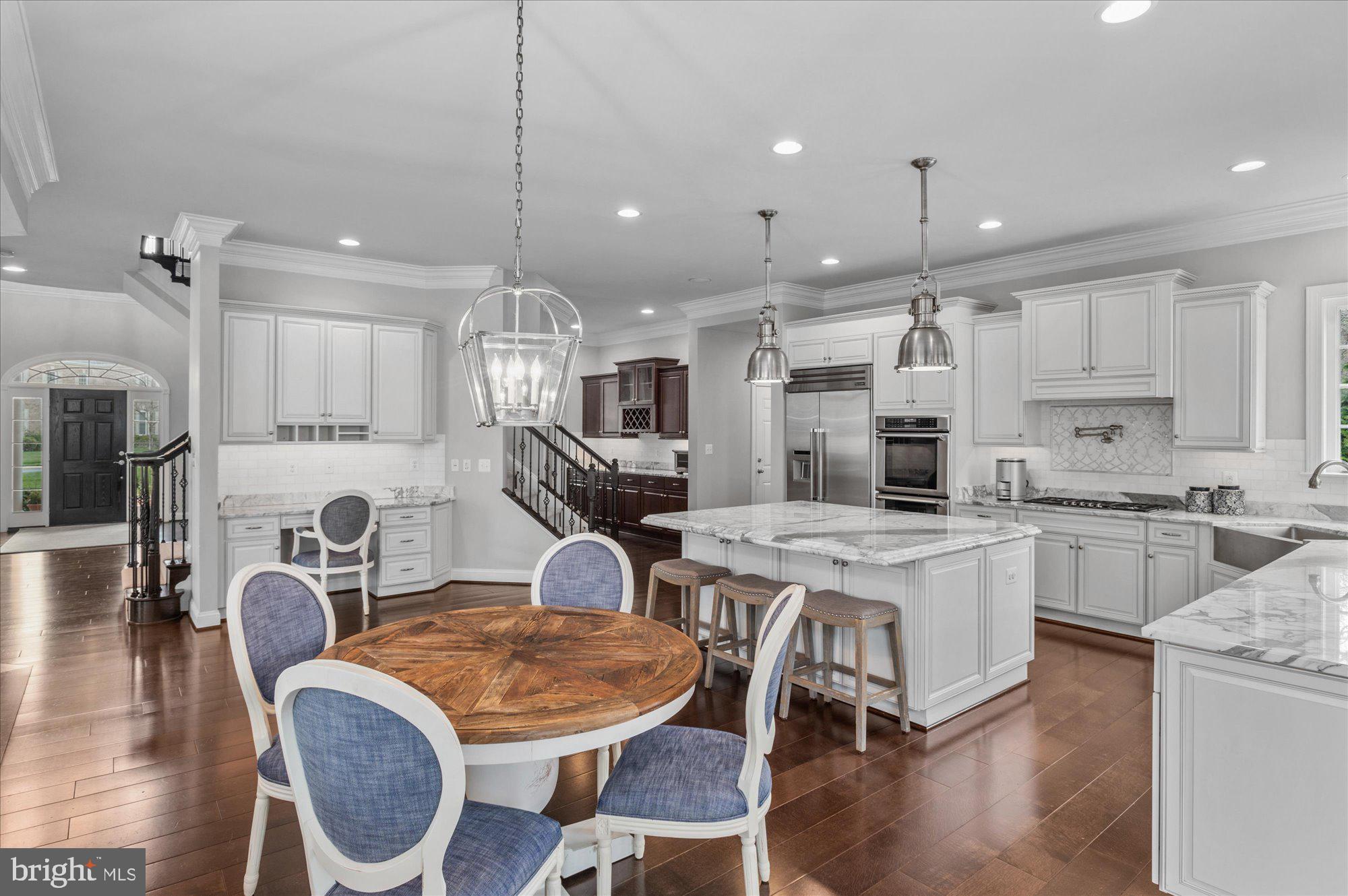 SHAKER KNOLLS - Residential