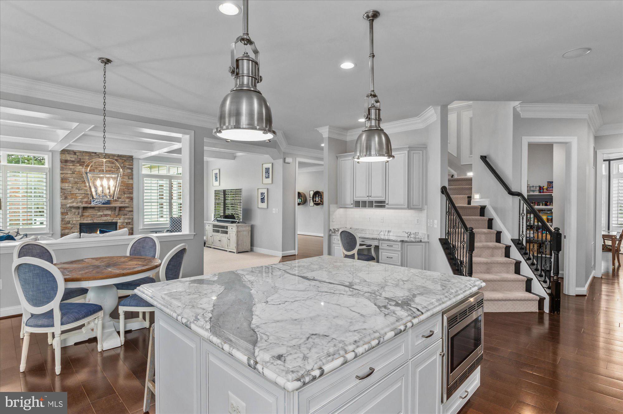 SHAKER KNOLLS - Residential