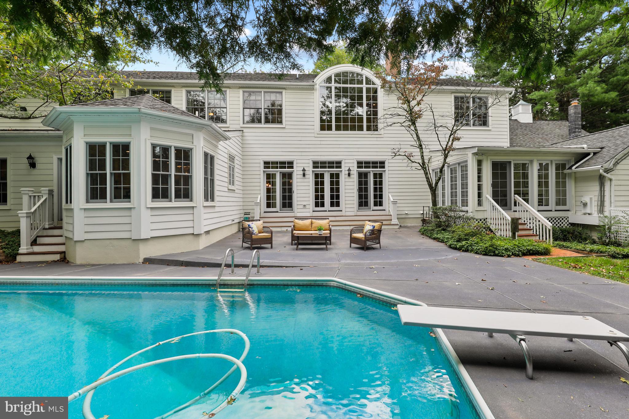 2218 CAVES ROAD
