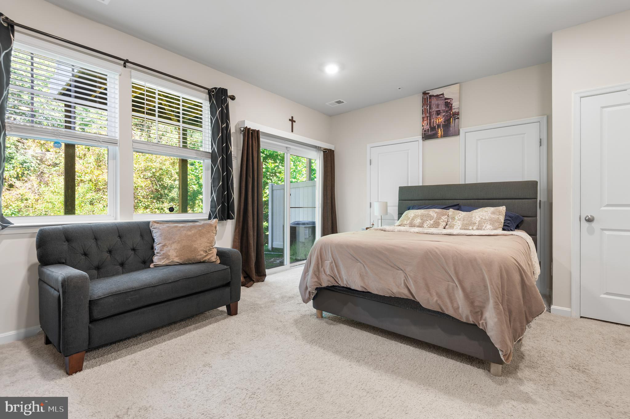 SEVERN MEADOWS - Residential