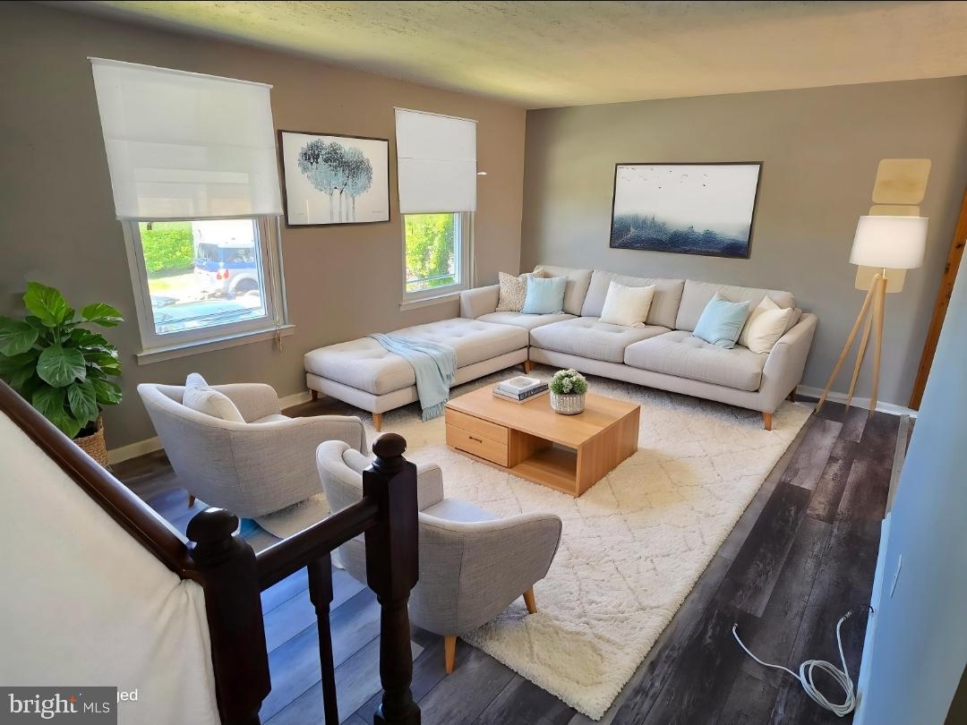LAWRENCE HILL - Residential