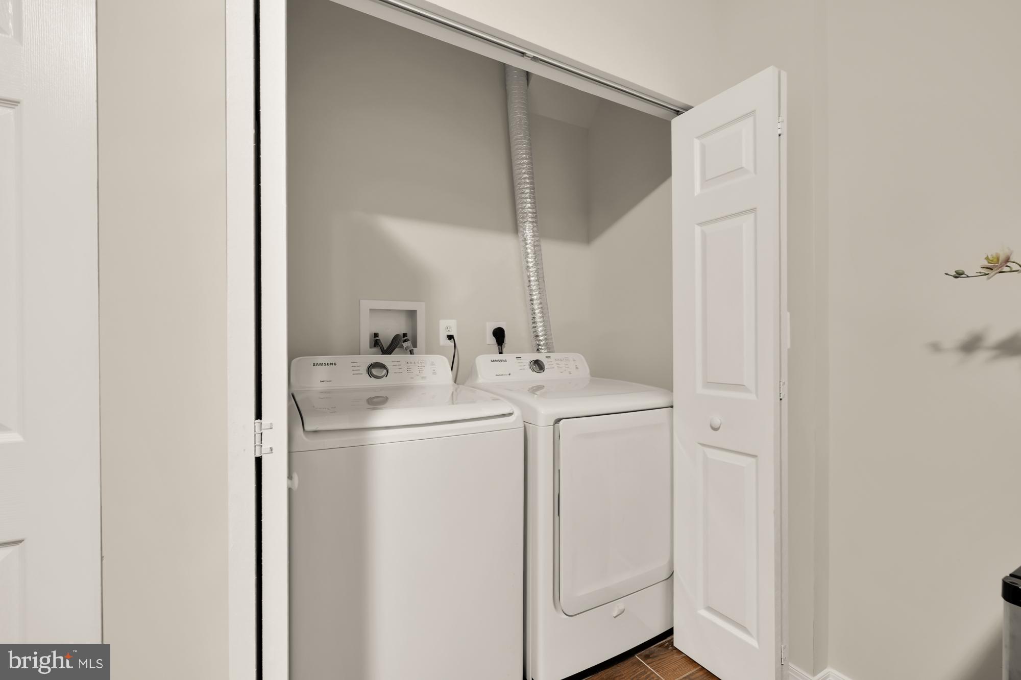 WOODSON SQUARE - Residential