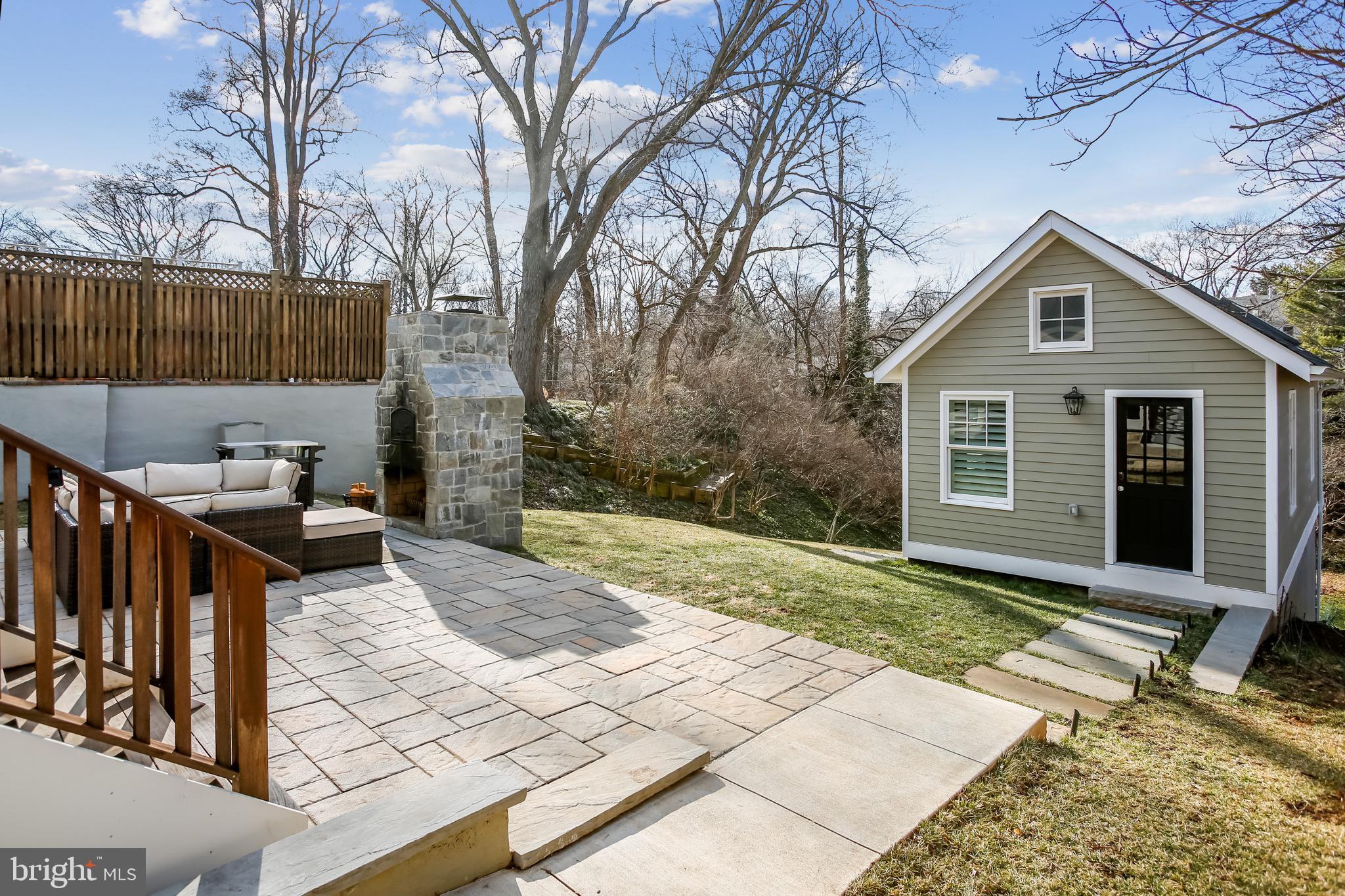 MAYWOOD - Residential