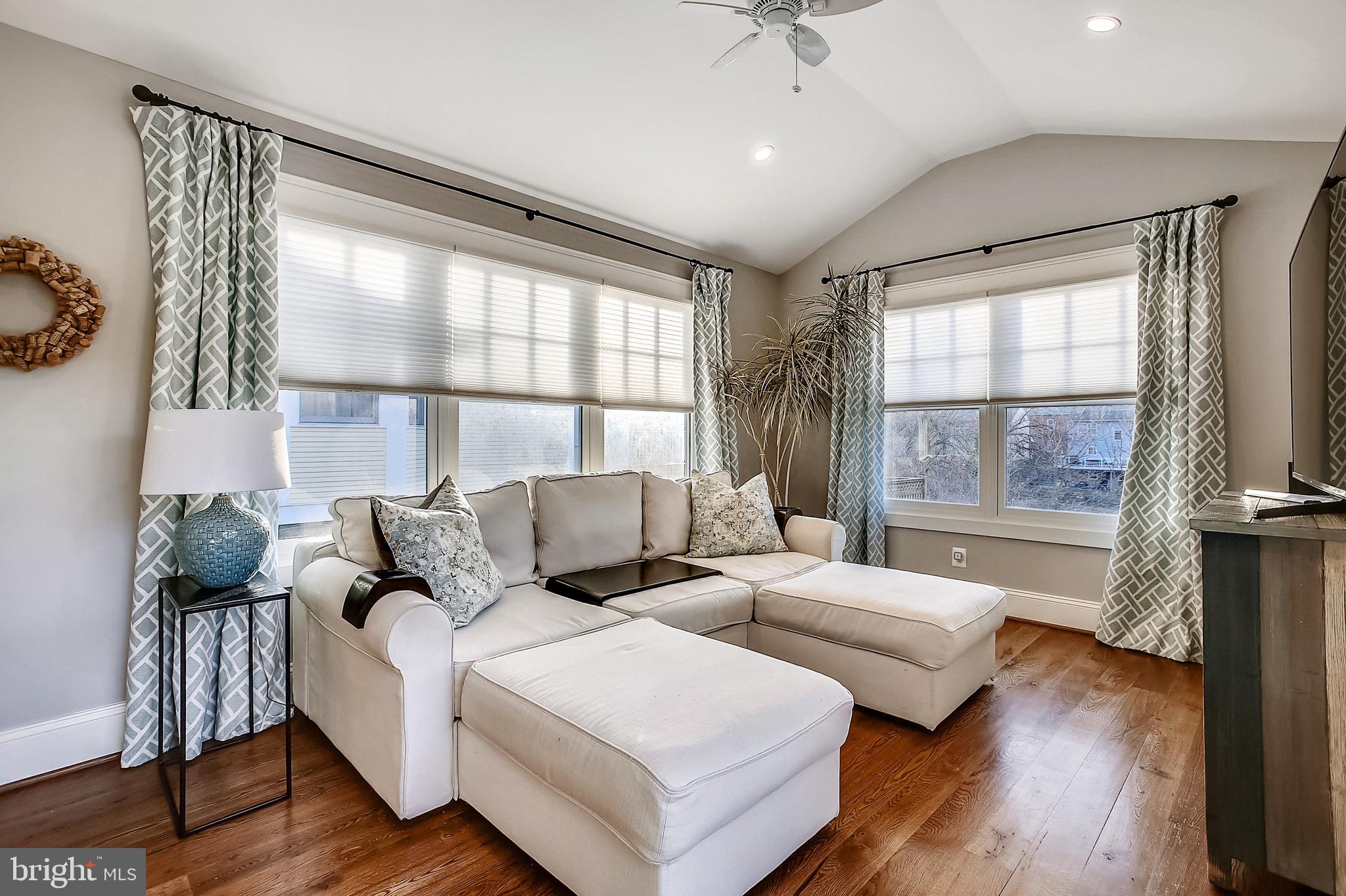 MAYWOOD - Residential