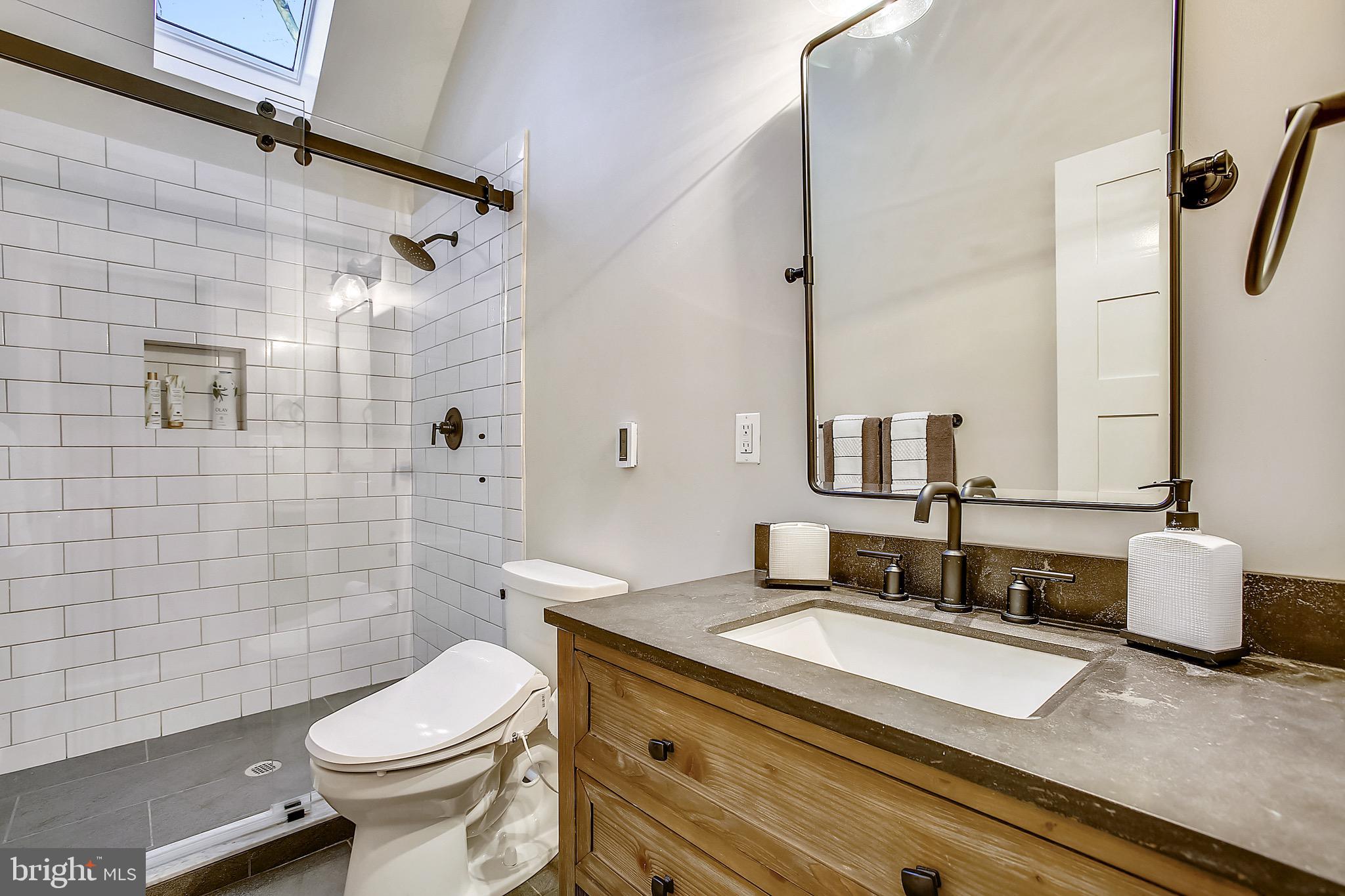 MAYWOOD - Residential