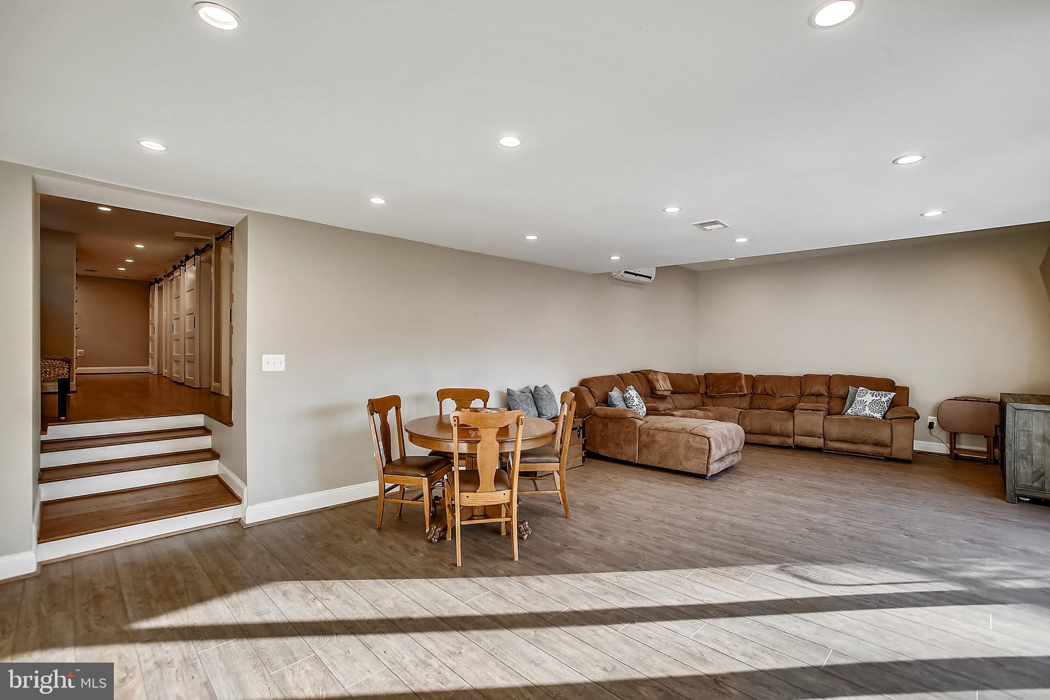 MAYWOOD - Residential