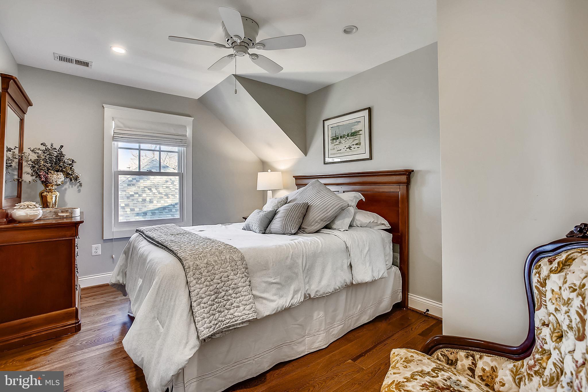 MAYWOOD - Residential